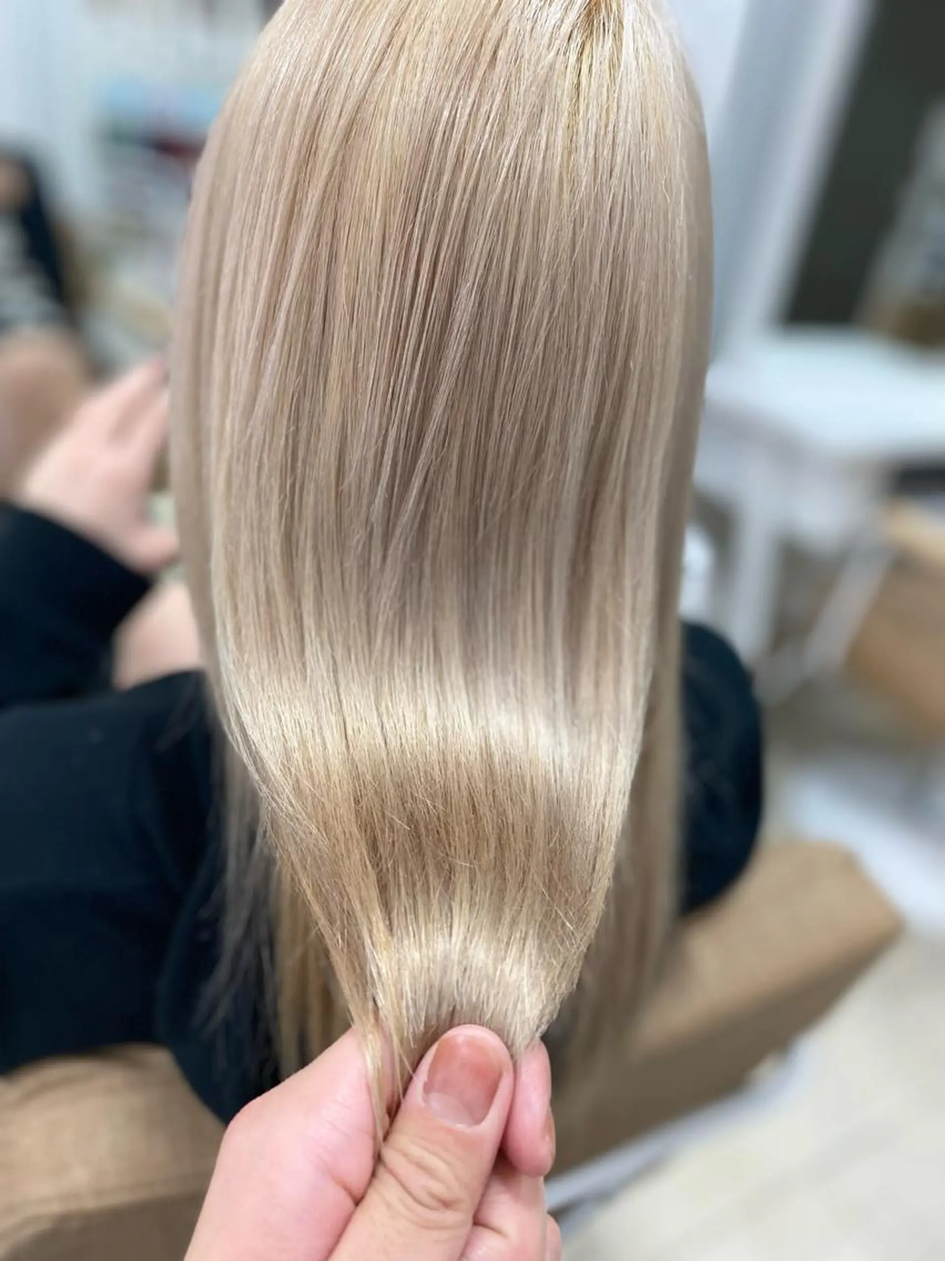 セミロング カラー パーマ ヘアアレンジ メンズ キッズ ネイル マツエク・マツパ アイブロウ ヘアカラー トリートメント ブリーチ特化型✂️ ハイトーンカラー👨のヘアスタイル