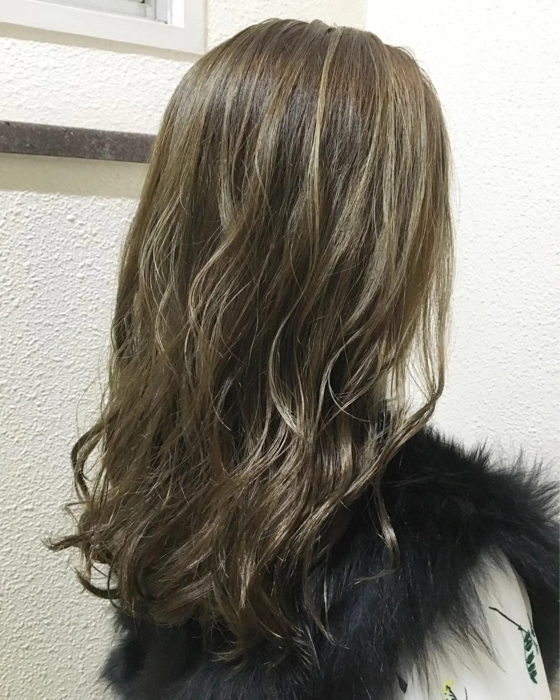 ミディアム カラー ハイライトカラー ハイトーンカラー ハイライト 半個室女性salon 🩰Natsumiのヘアスタイル