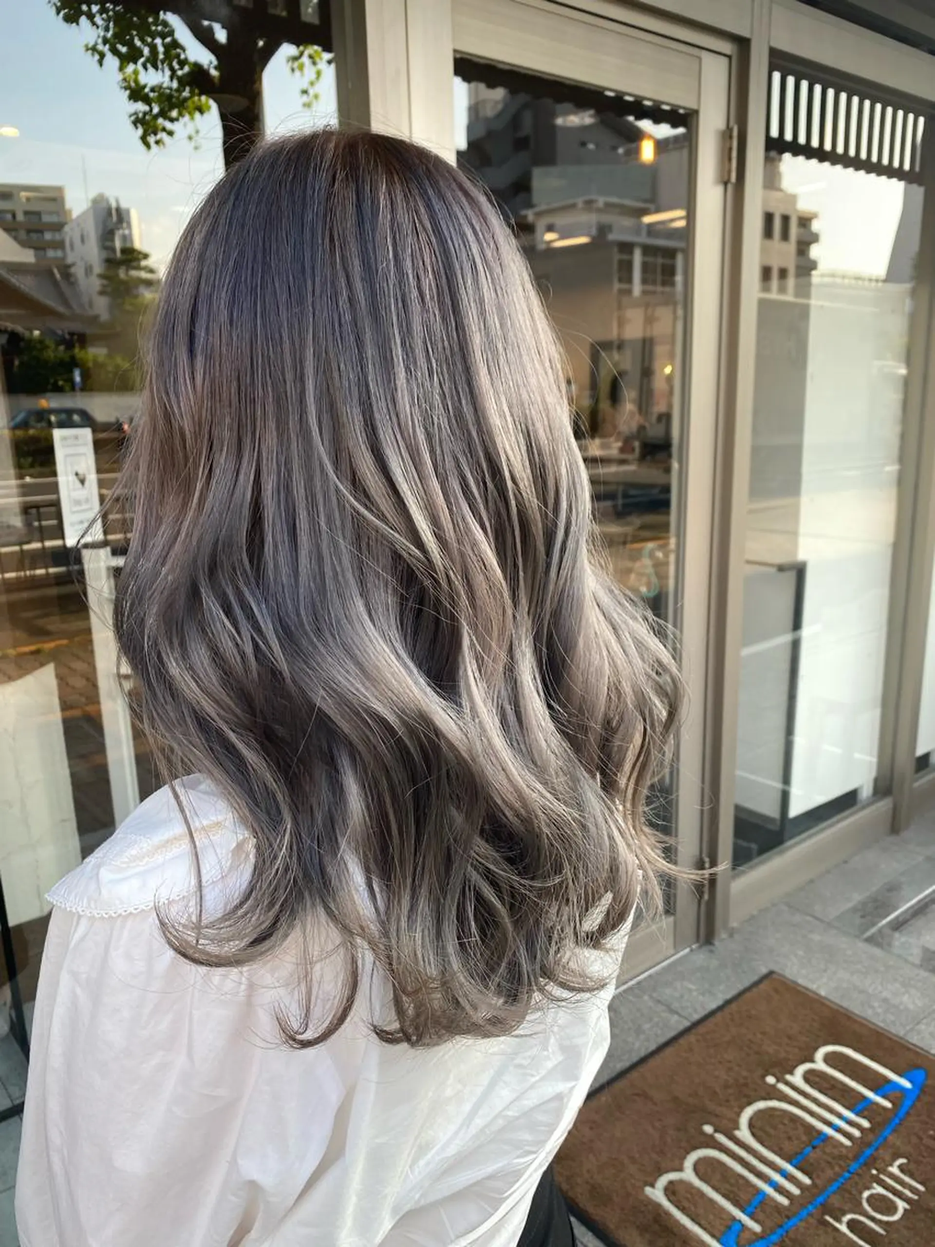 ロング カラー ブリーチ 透明感カラー カット ヘアカラー トリートメント 日比 貴大/ minim hairのヘアスタイル