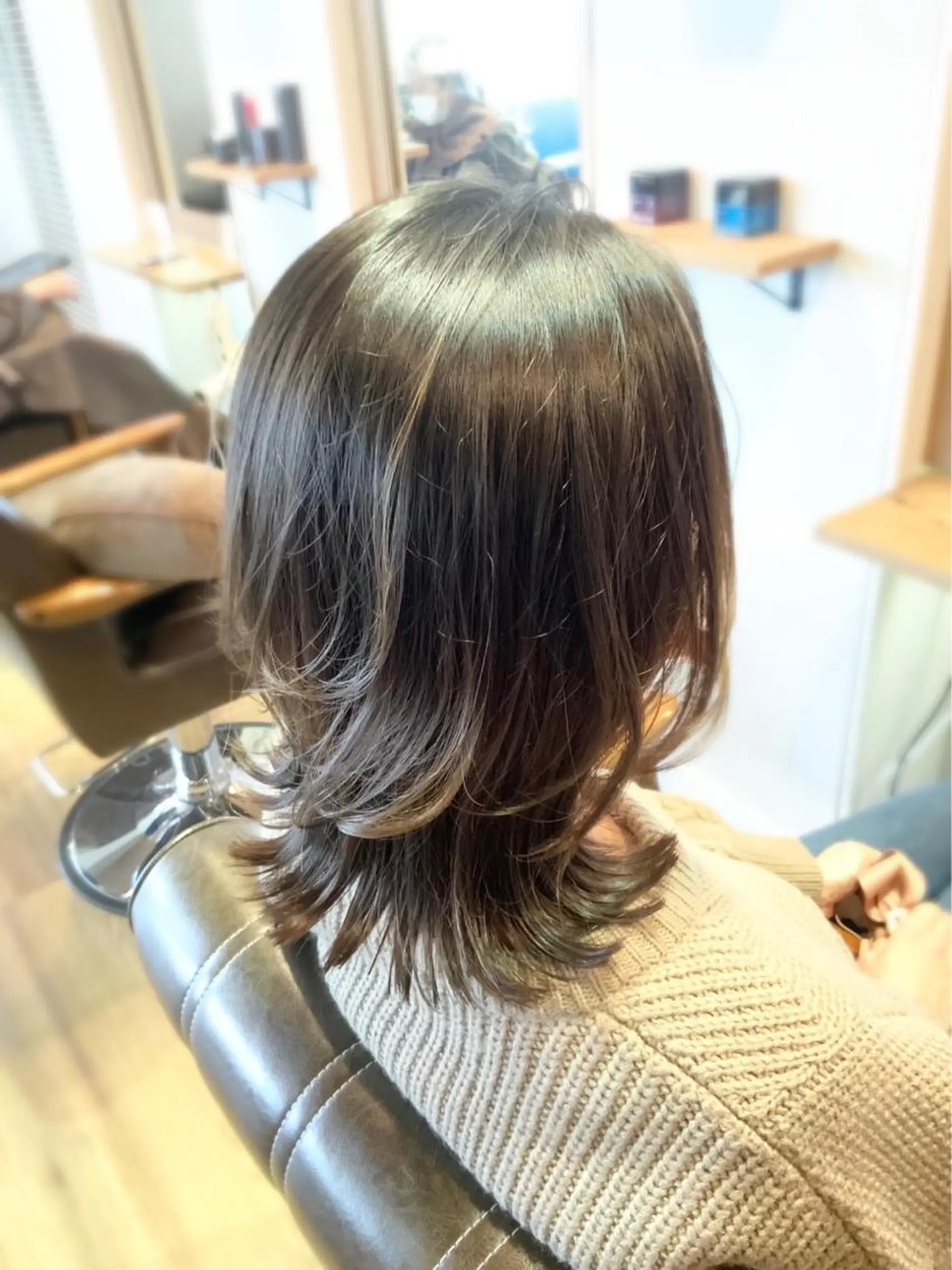 ミディアム カラー グラデーションカラー グレージュ レイヤーカット 堀 望美のヘアスタイル