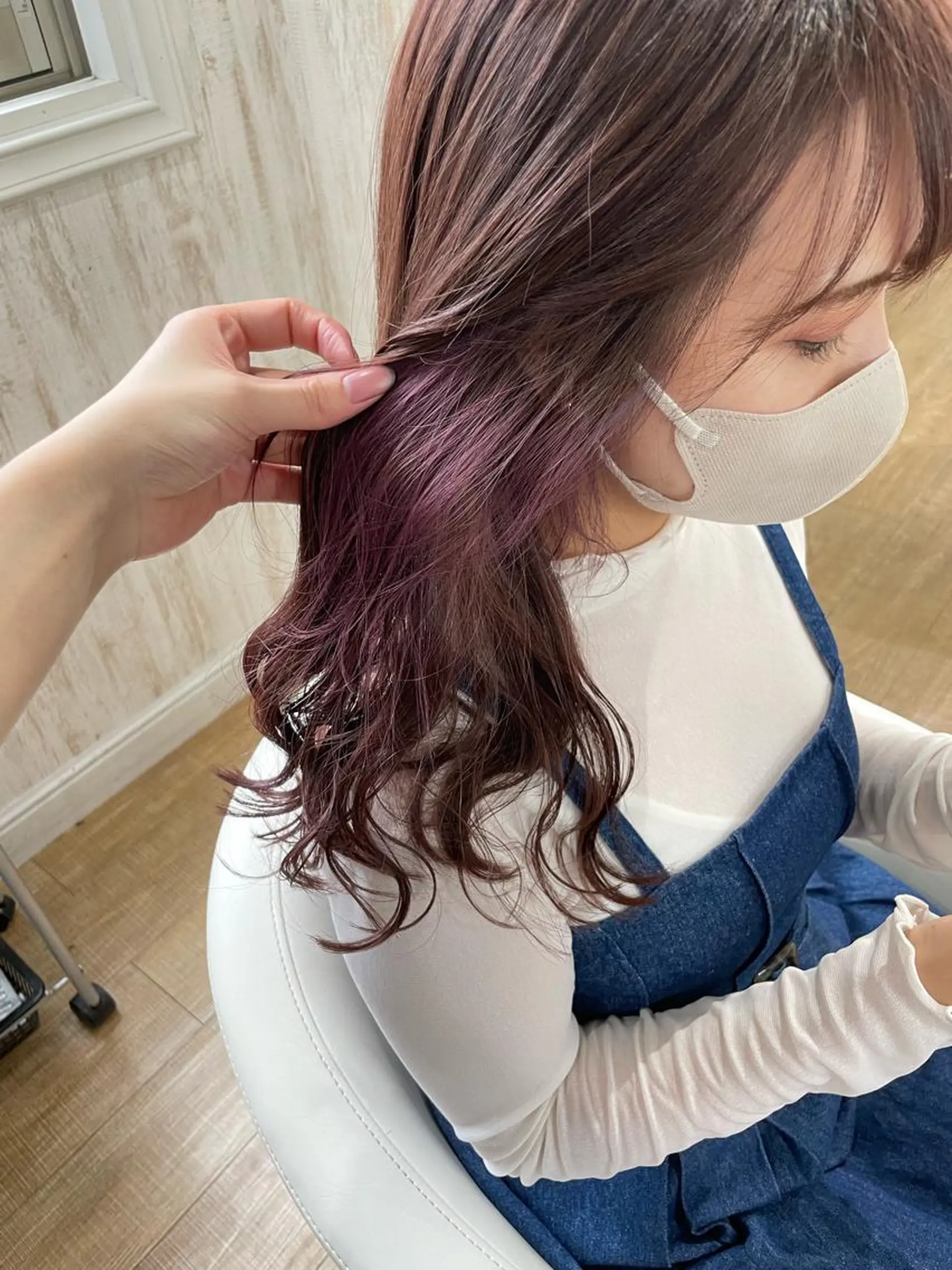 カラー white.所属・white.梅田 デザインカラー🦄のヘアスタイル