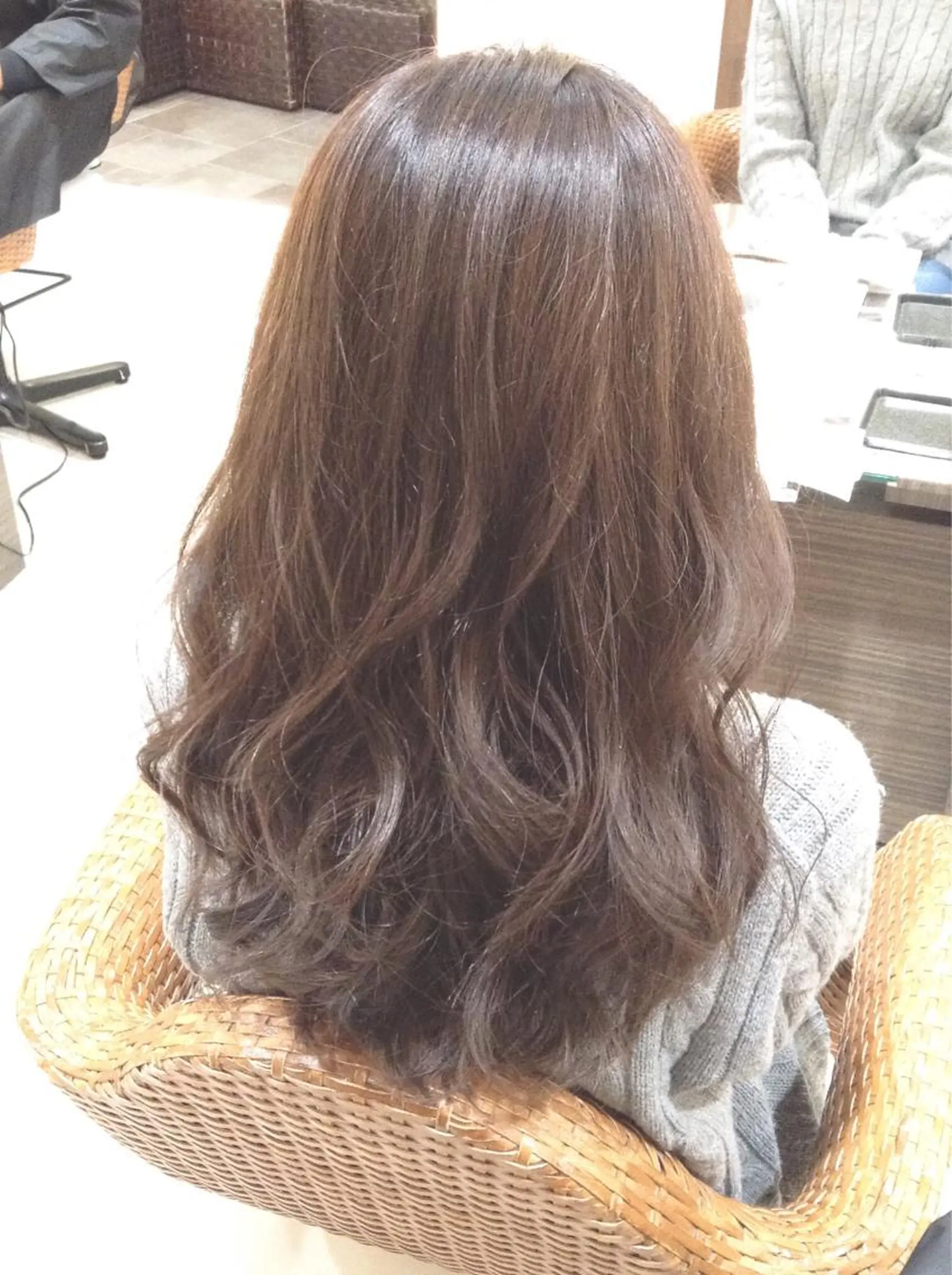 セミロング ブリーチなしダブル/ レイヤーカット 小棹のヘアスタイル