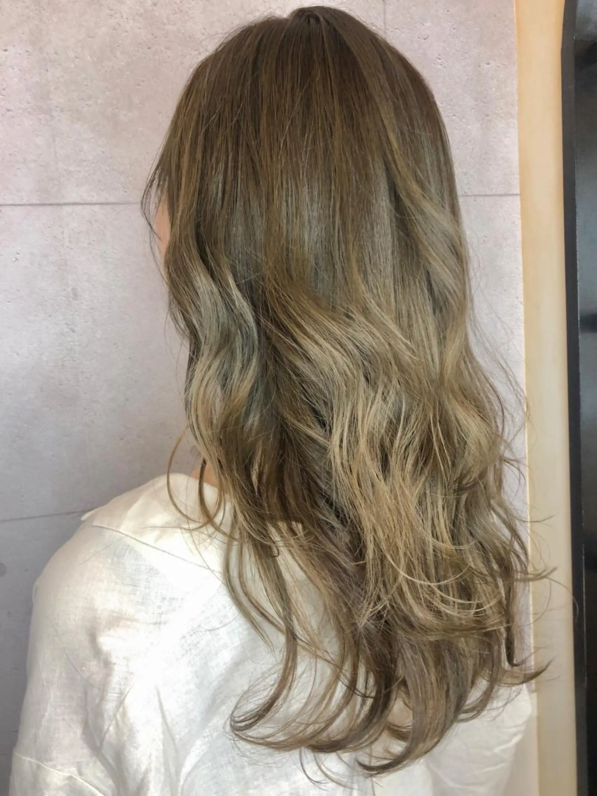 ロング カラー さかい なつみのヘアスタイル