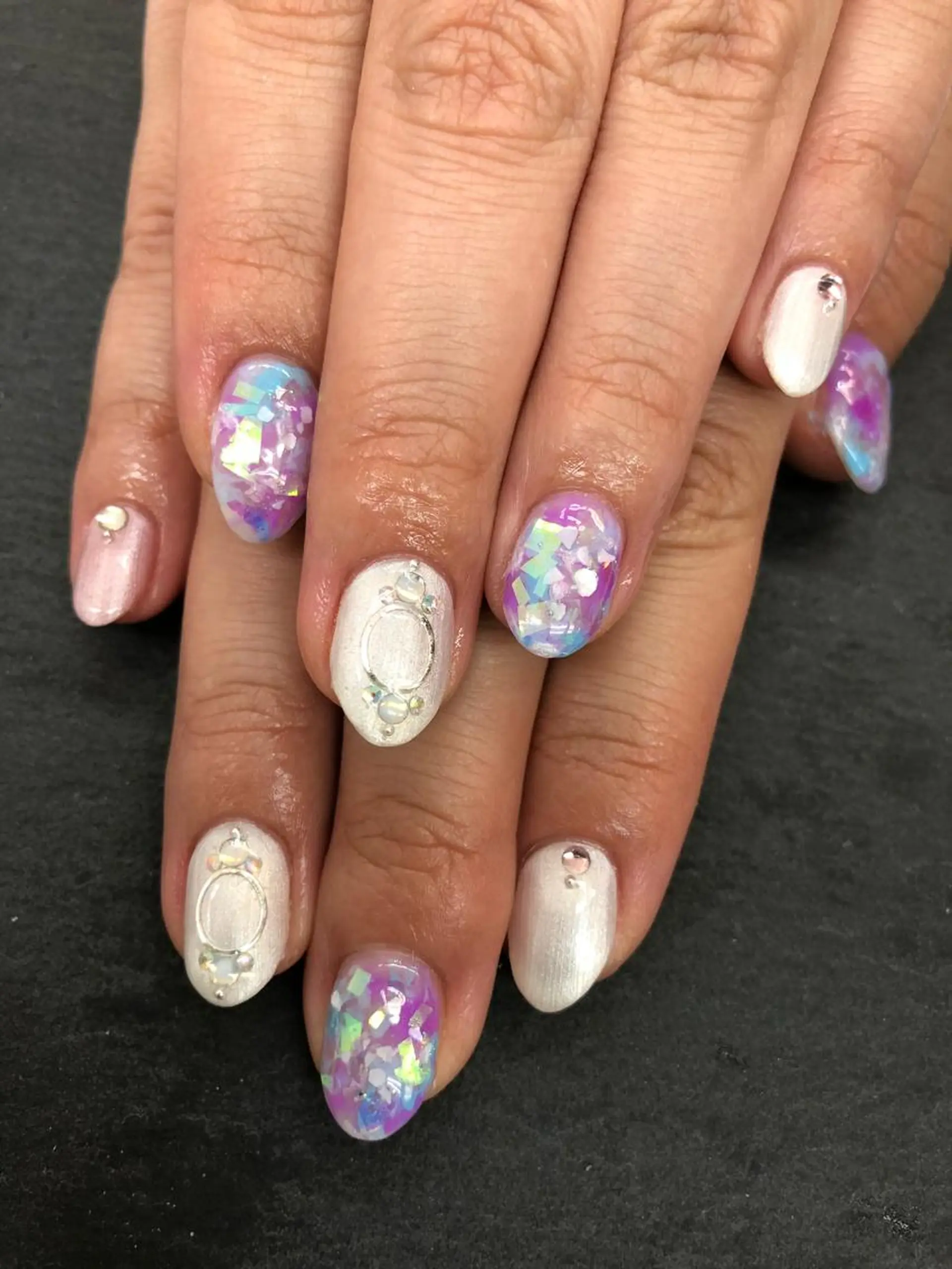 ネイル esNail&eye イーズネイル＆アイのネイルデザイン