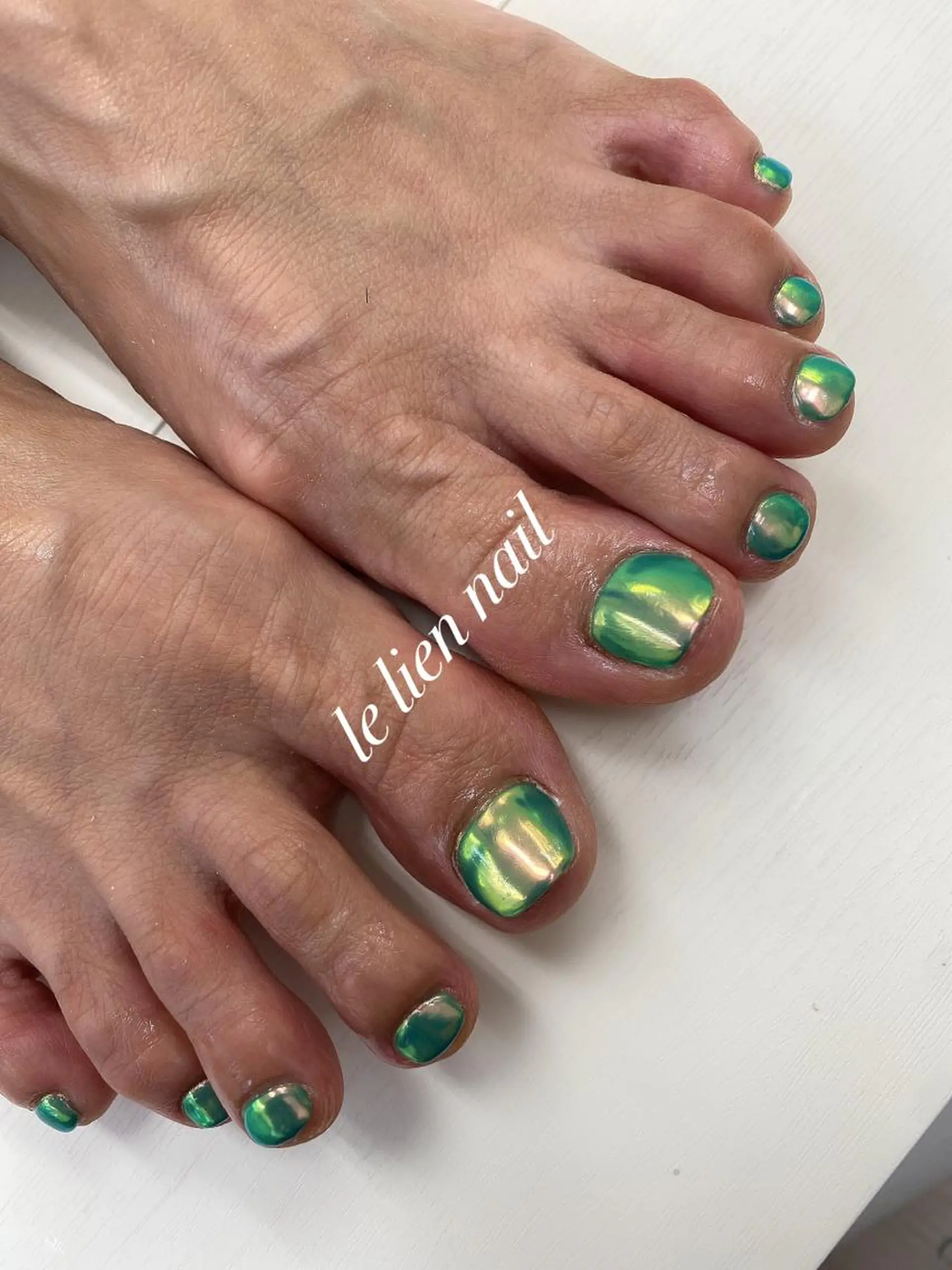 ネイル オーロラネイル フットネイル ミラーネイル le lien nailのネイルデザイン