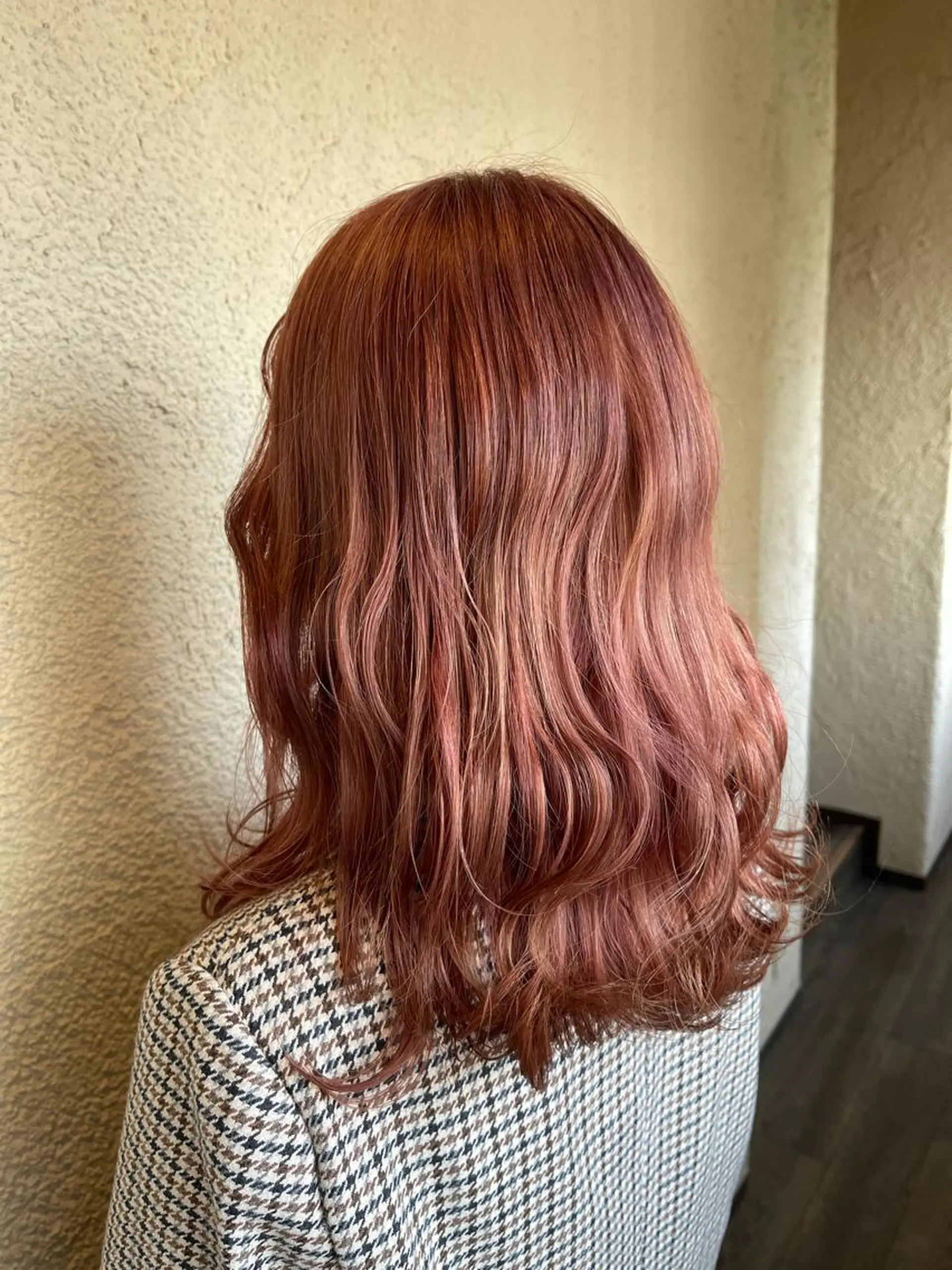 ロング カラー ブリーチ ピンクカラー 磧本 祐里恵のヘアスタイル