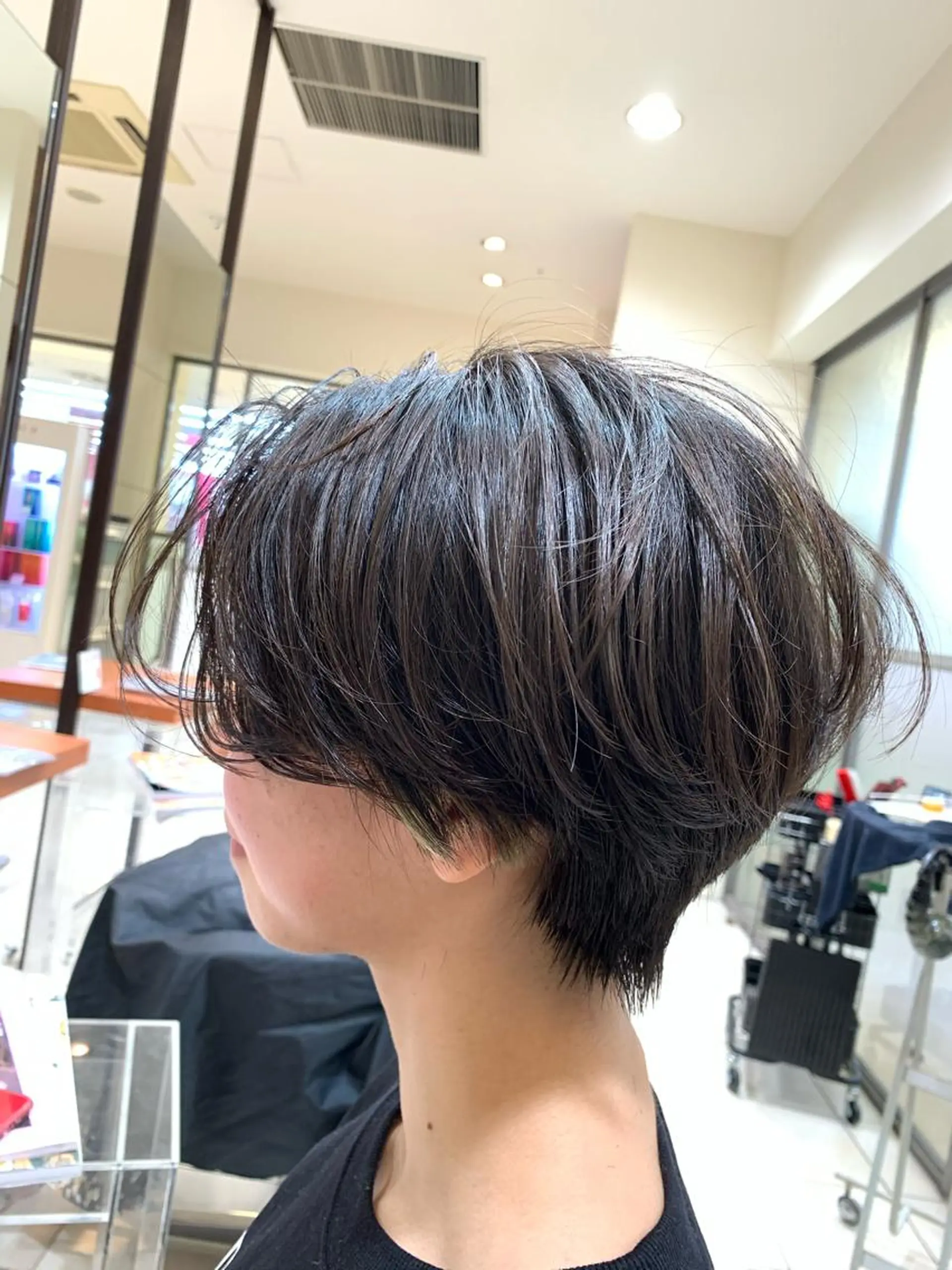 ショート MODEks eau 佐藤優志のヘアスタイル