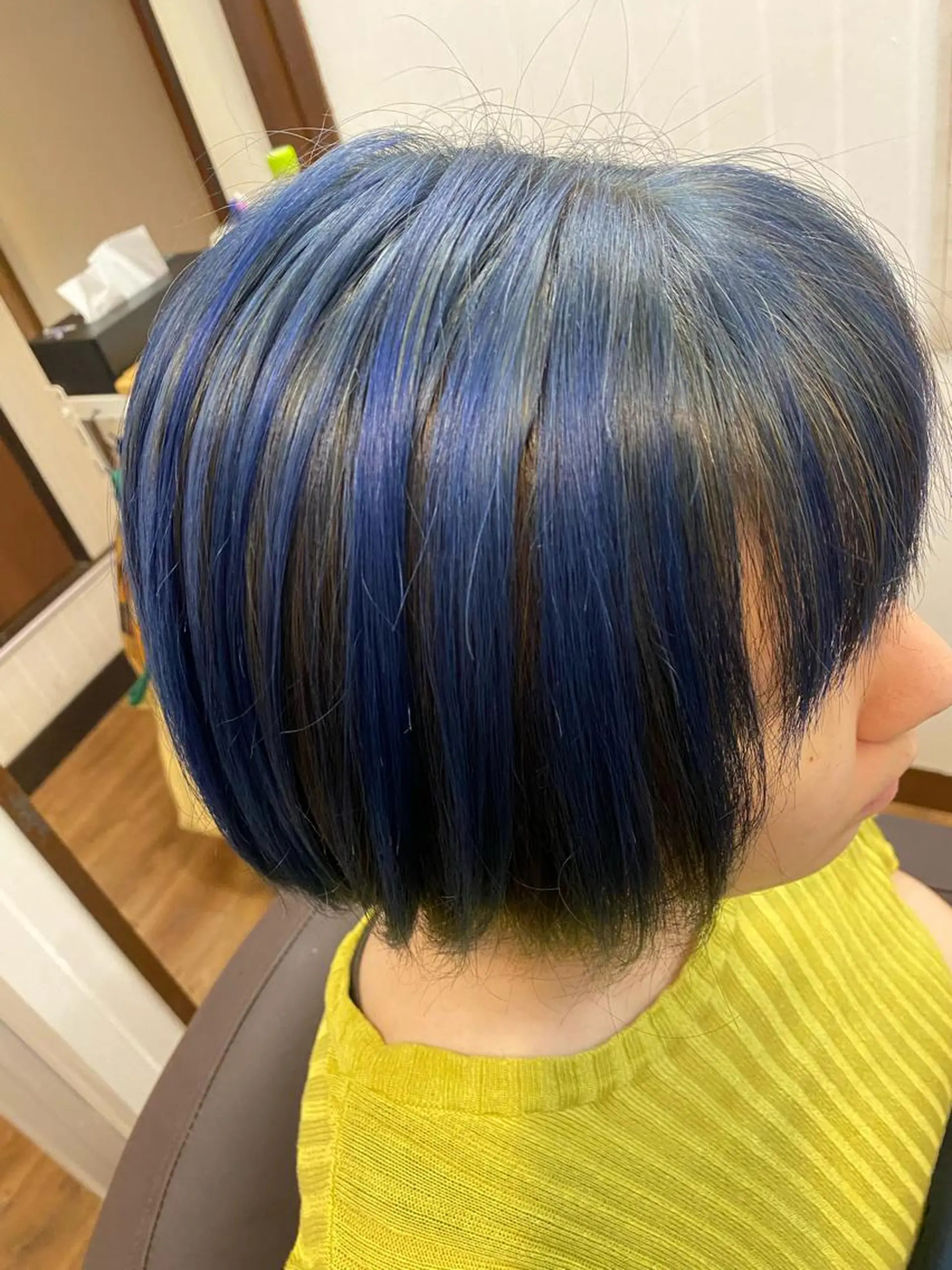 ショート カラー ブリーチ ブルーカラー デザインカラー m walk(エム ウォーク)所属・m walk エム ウォークのヘアスタイル