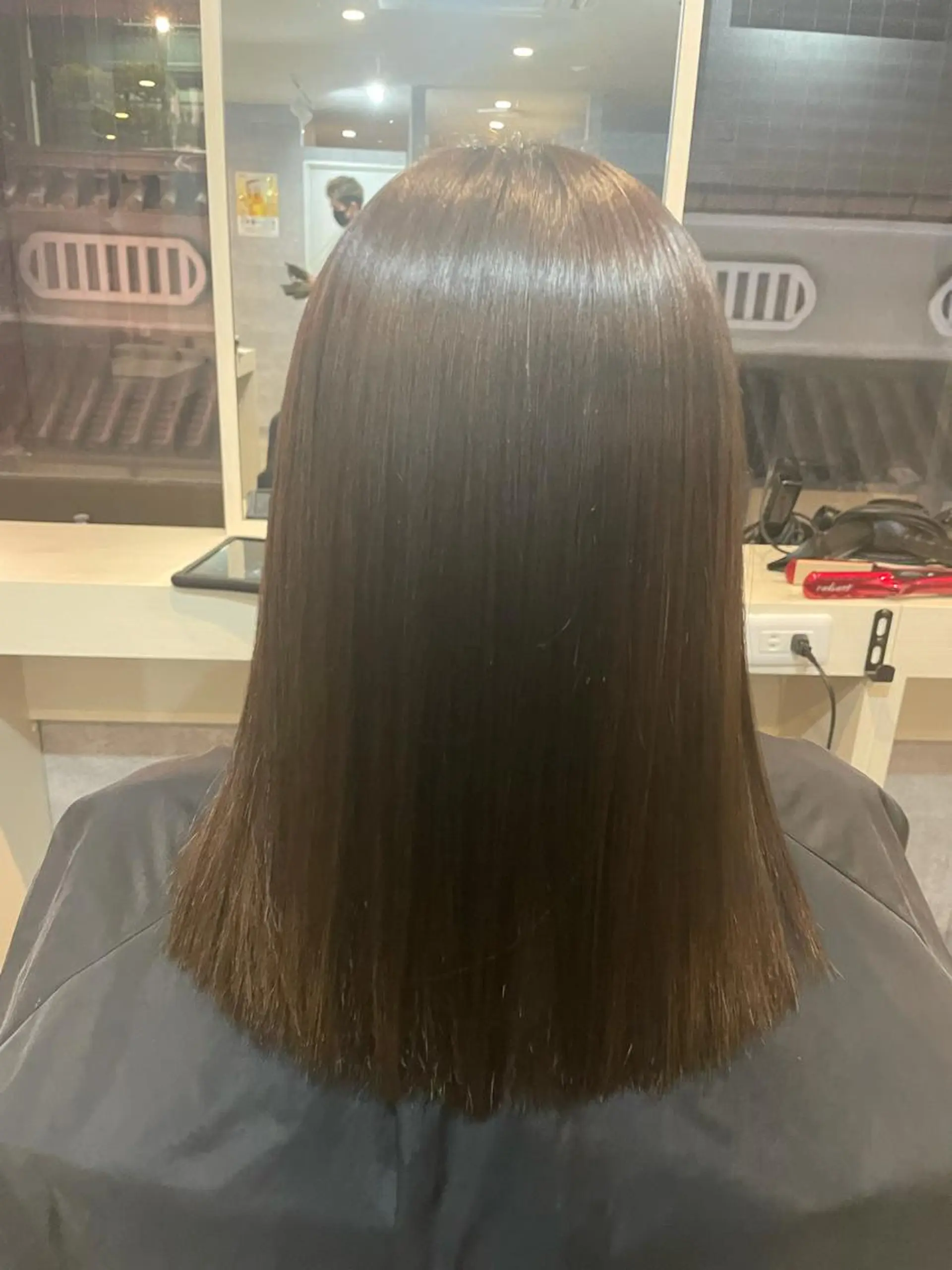 セミロング 縮毛矯正 トリートメント Sherry大国町所属・髪質改善×縮毛矯正 ×艶カラーNAOのヘアスタイル