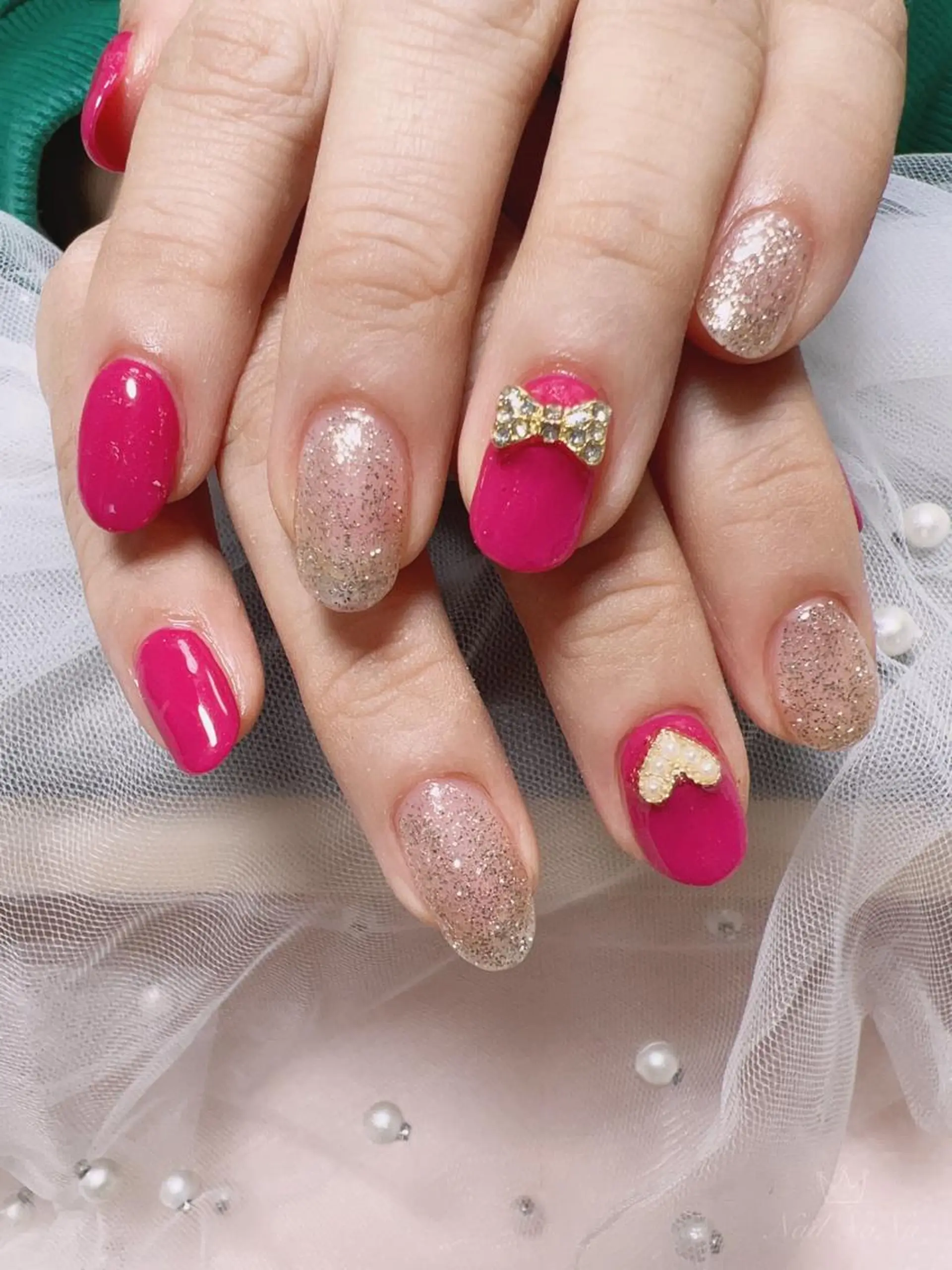 ショート カラー ネイル ピンクカラー ゴールド ハート ラメ(グリッター) ピンク ハンドネイル Nail NaNaのネイルデザイン