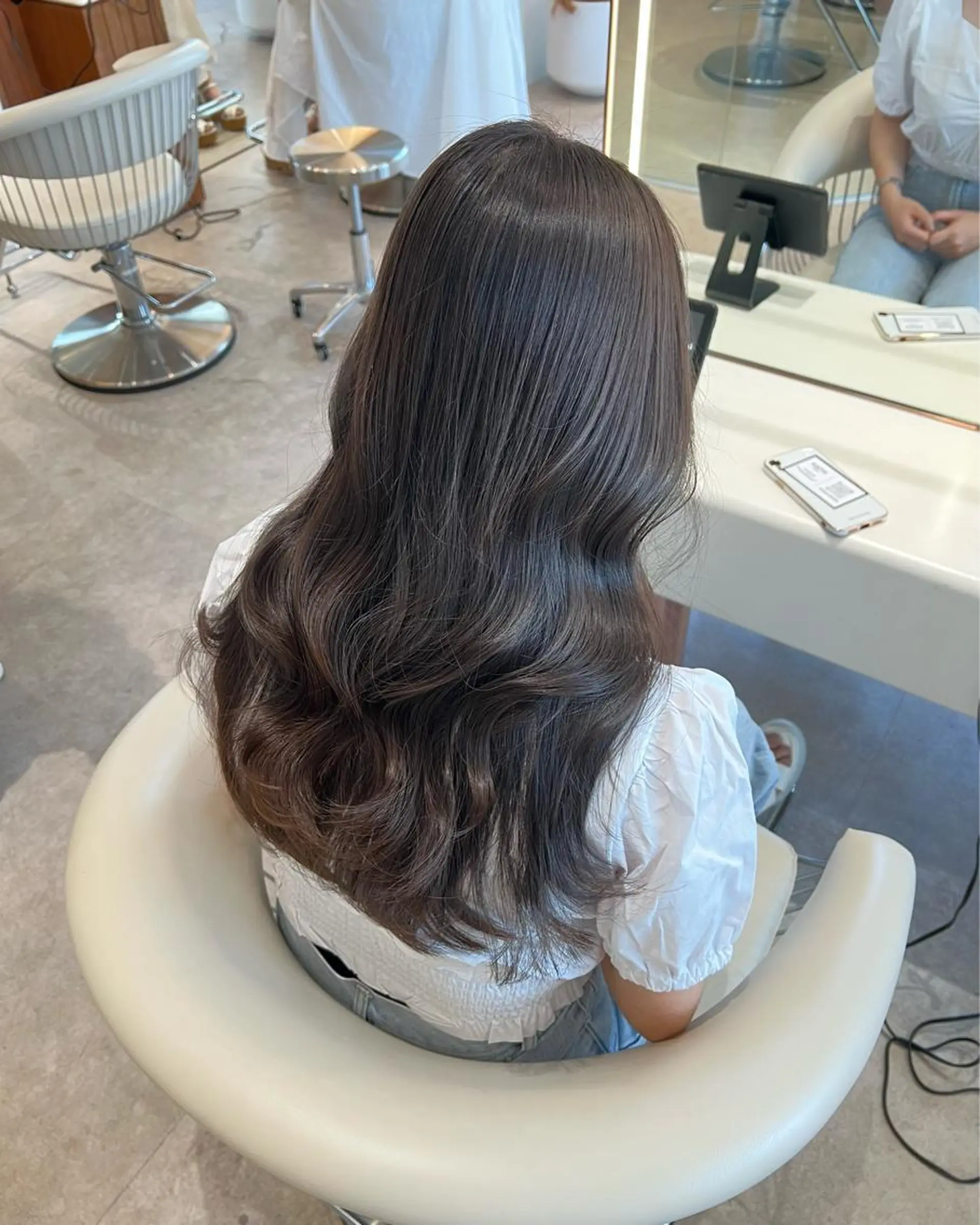 ロング カラー グレージュ ラベンダーカラー ラベンダーグレージュ ラベンダーグレー 韓国風ヘア 韓国レイヤー🇰🇷 韓国研修◎渋谷カイトのヘアスタイル