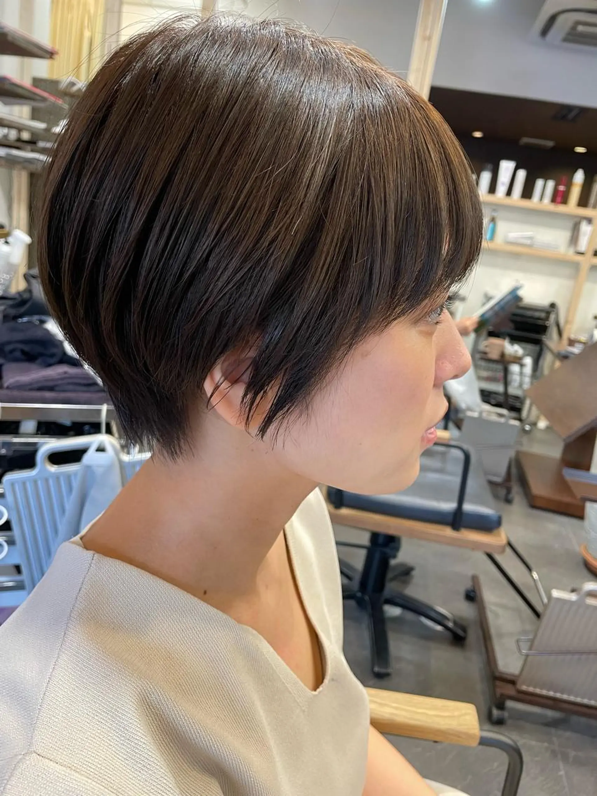 ショート カット ヘアカラー トリートメント 月200名以上担当 六甲徒歩30秒のヘアスタイル