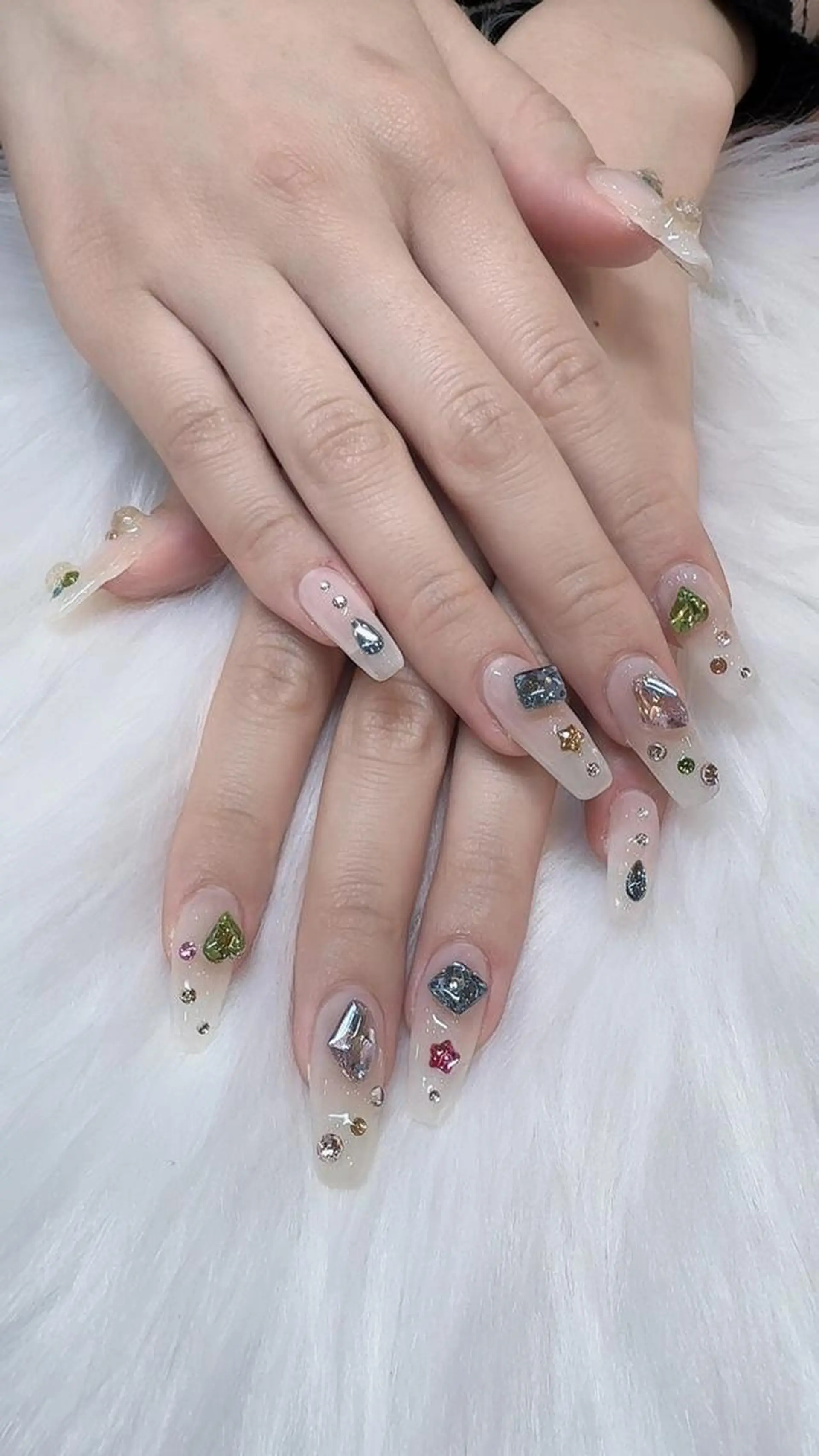 ネイル LEDアイラッシュ ∩_∩アオイのマツエク・マツパデザイン