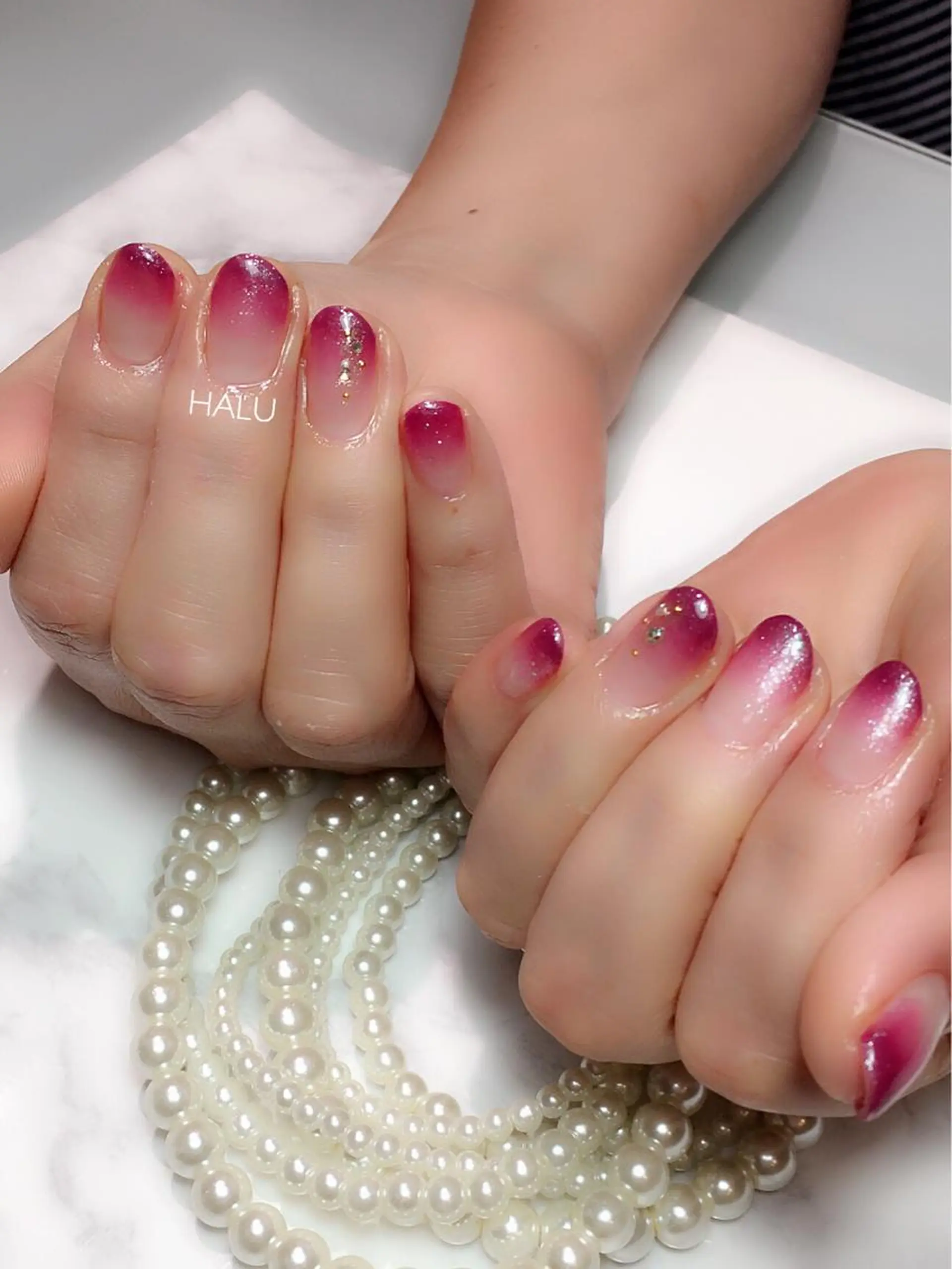 ネイル グラデーション ラメ(グリッター) HALU ハルのネイルデザイン