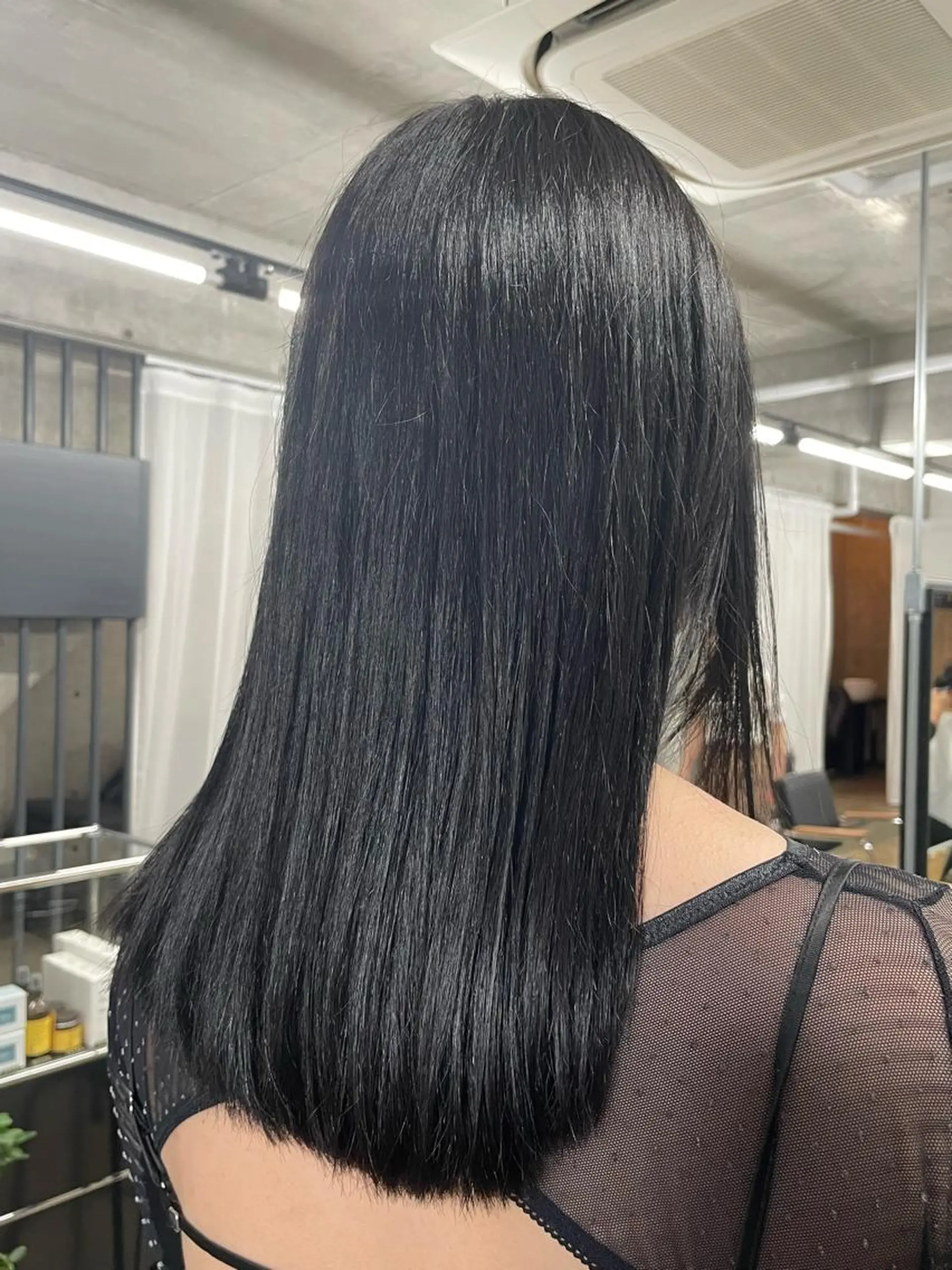 ロング カラー 黒髪 ネイビーカラー カット ヘアカラー ボブ/透明感カラー EMIRIのヘアスタイル