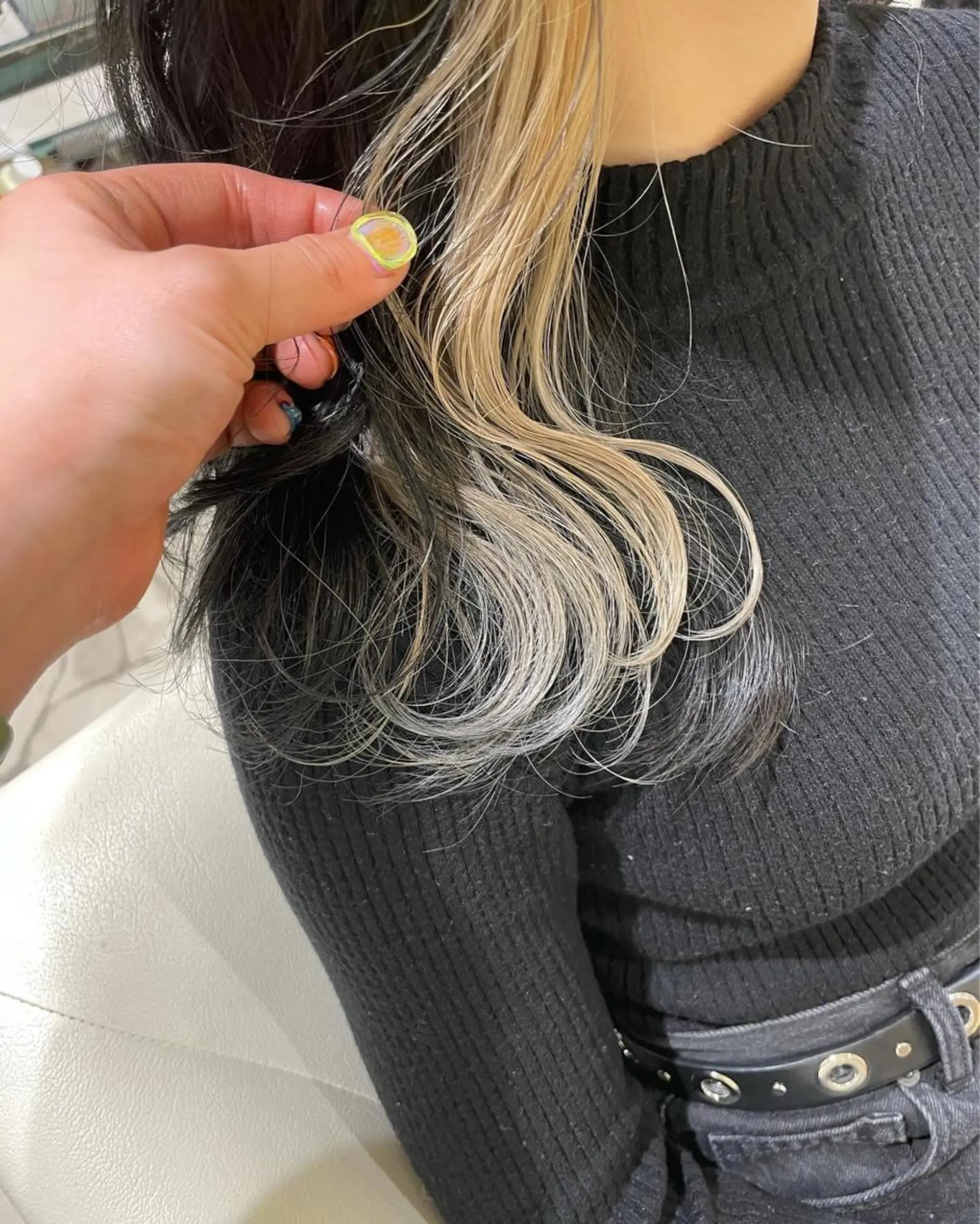 セミロング カラー 大石 陽菜のヘアスタイル