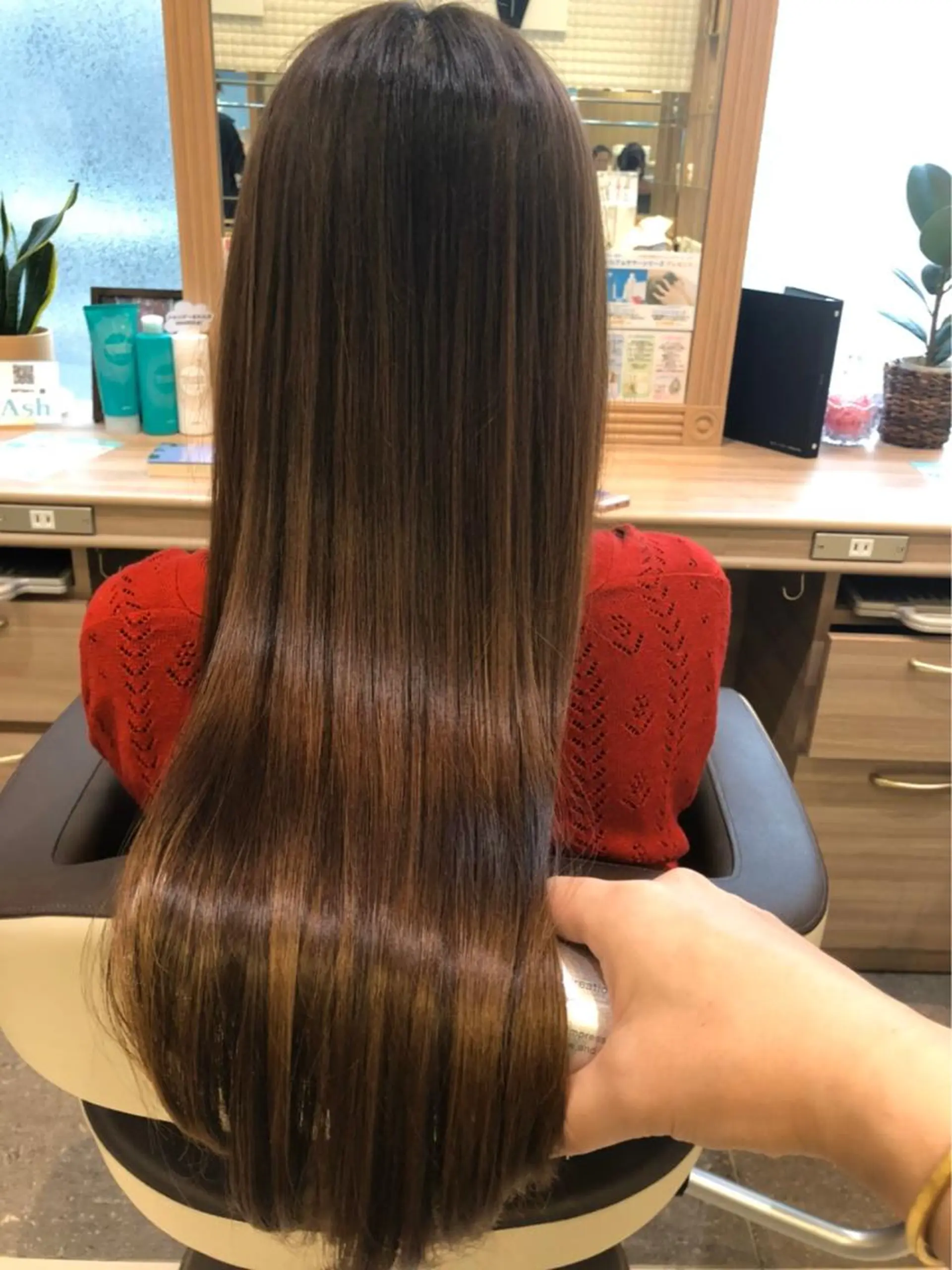 ロング 高坂 優花のヘアスタイル