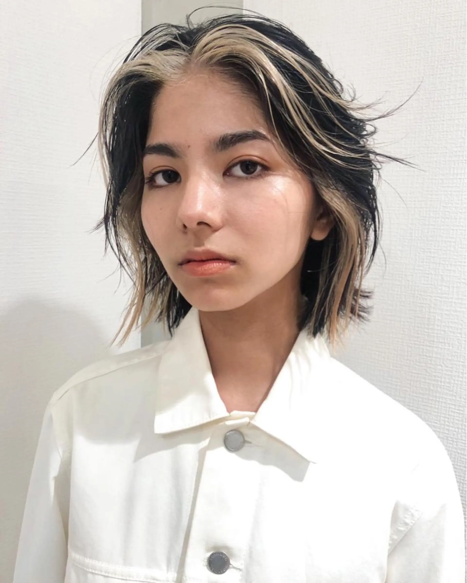 ミディアム カラー デザインカラー ヘアカラー トリートメント Loom.所属・村上雅人 ナチュラルモードのヘアスタイル