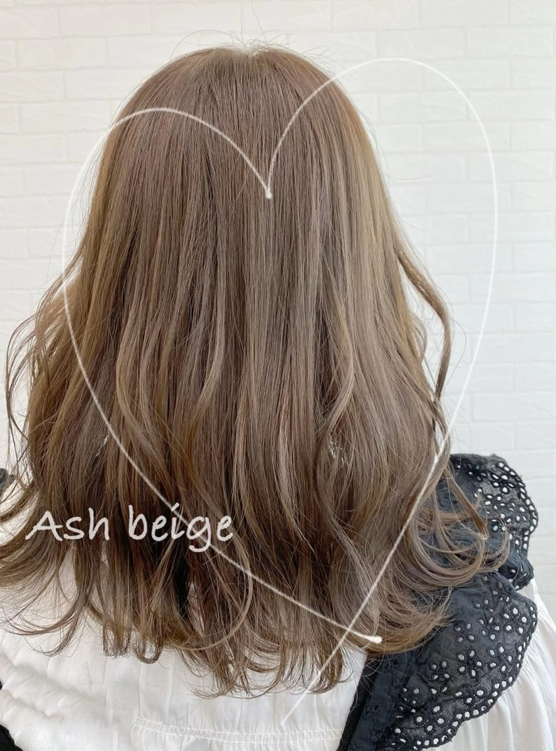 セミロング カラー アッシュ ベージュカラー 透明感カラー GRANLUSSO 〜グランルッソ駅前店所属・木口 嘉美のヘアスタイル