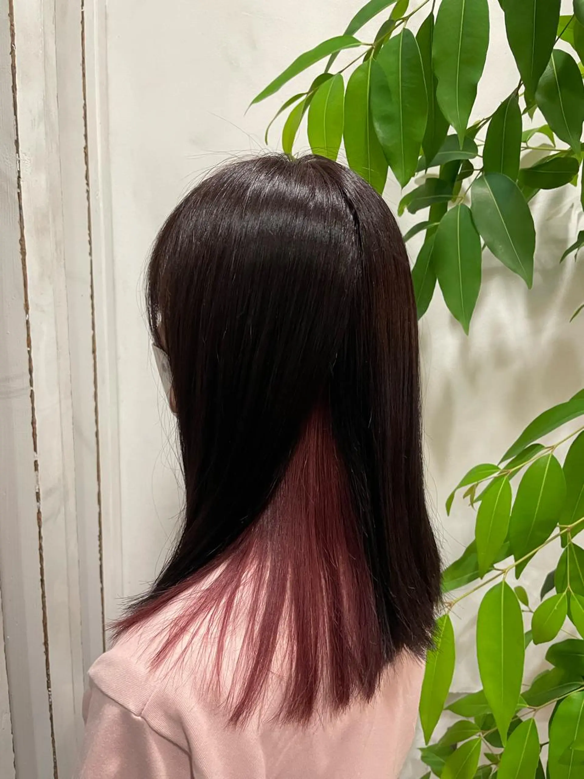 セミロング カラー インナーカラー 🫧艶髪デザイナー 🫧白石航汰のヘアスタイル