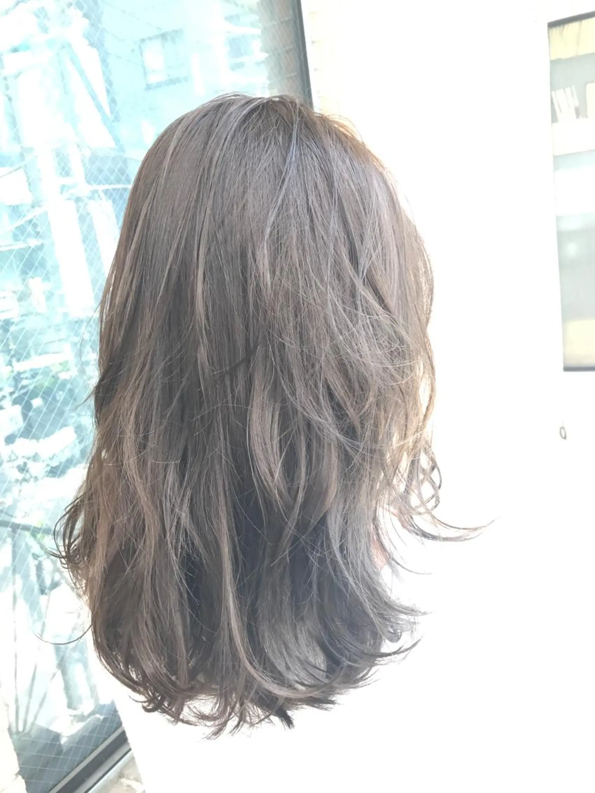 セミロング カラー パーマ ヘアアレンジ メンズ キッズ ネイル マツエク・マツパ メンズブリーチ ブリーチ グレージュ ブリーチなしカラー サロンドミルク 原宿のヘアスタイル