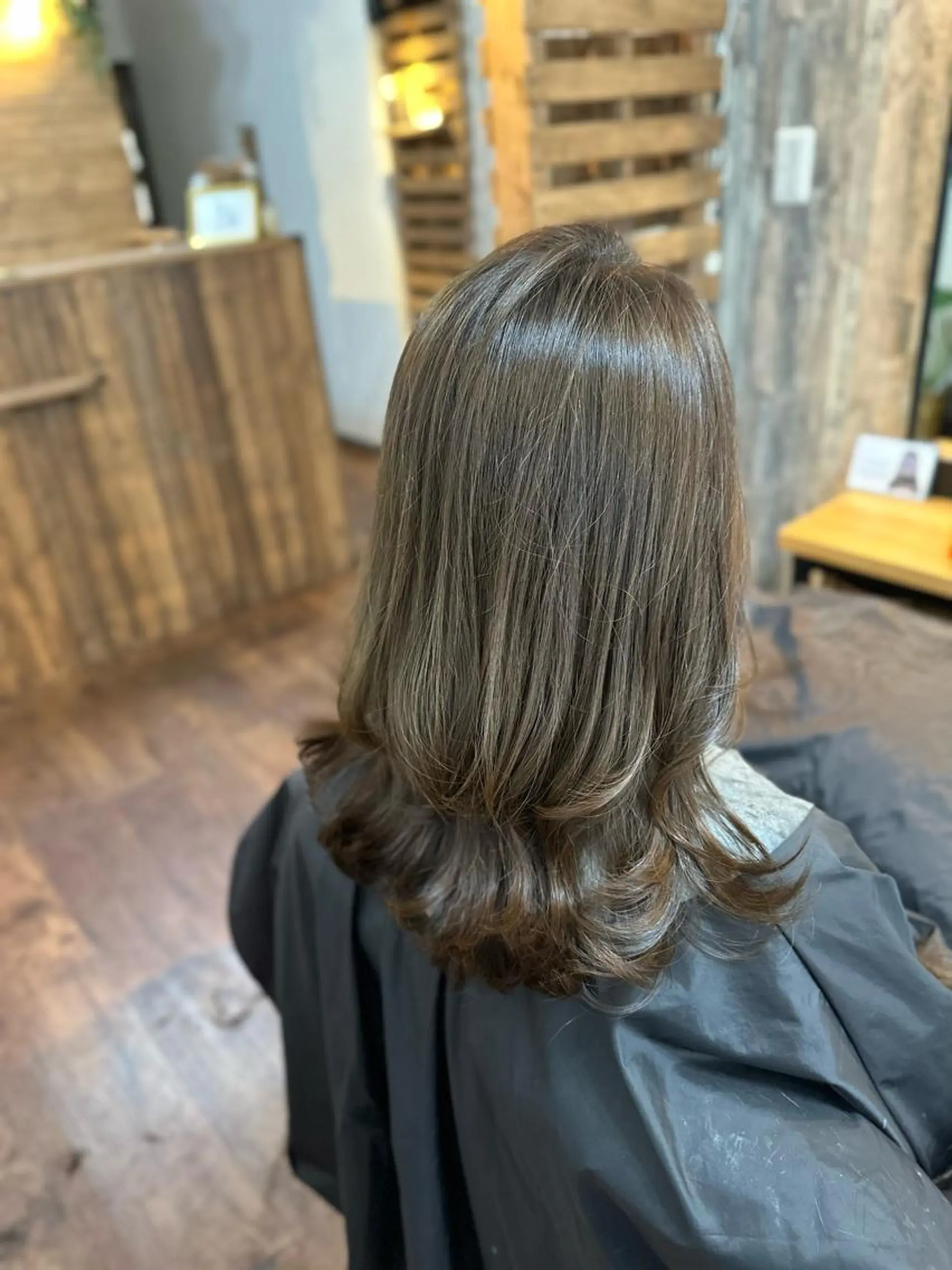 セミロング カラー くびれヘア くびれレイヤー レイヤーカット カット ヘアカラー トリートメント Lizir  ルズィール所属・Luzir⭐︎ GEN⭐︎のヘアスタイル