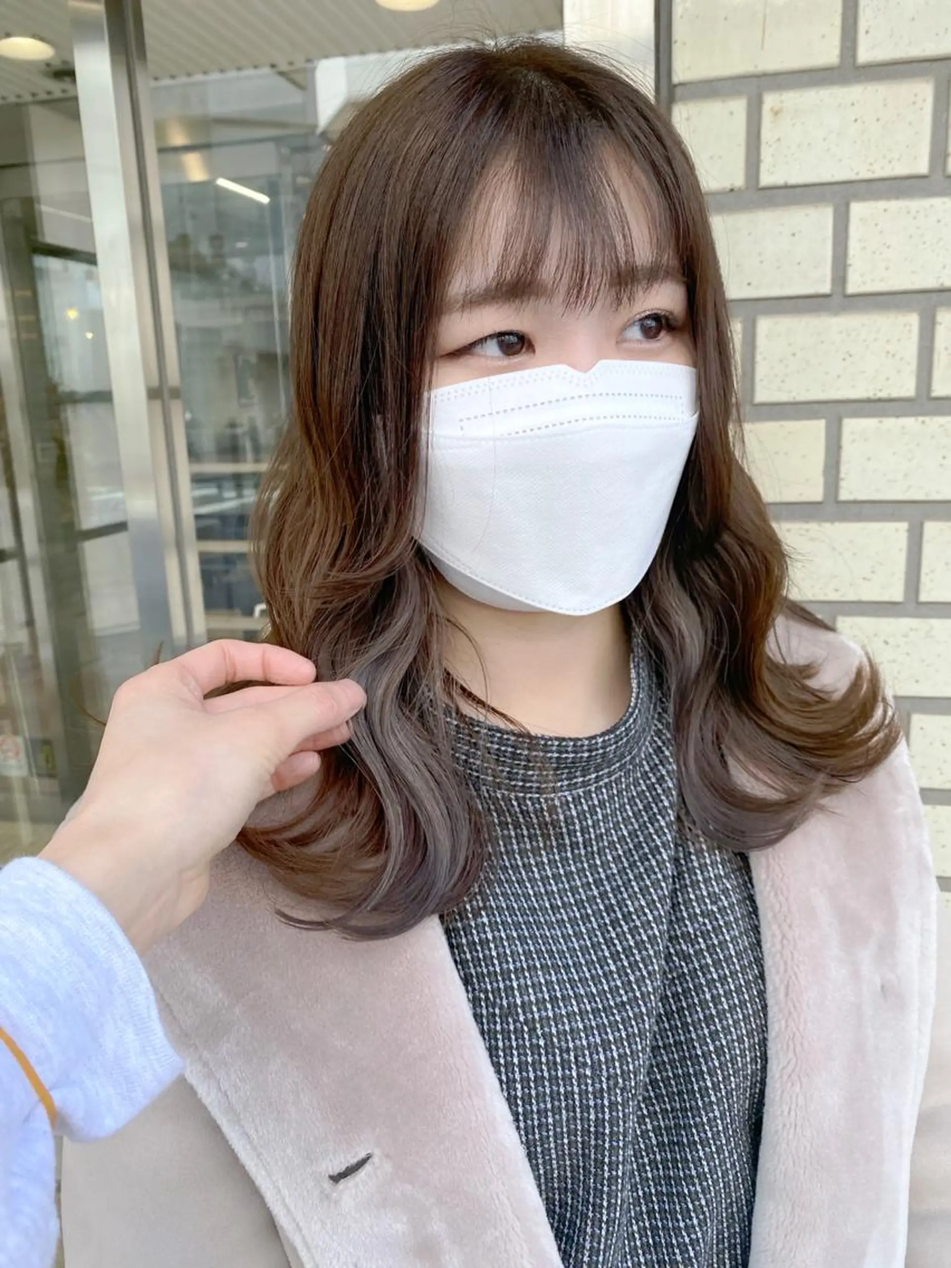 ロング カラー イヤリングカラー グレージュ ミルクティーグレージュ ヘアカラー ブリーチ/髪質改善 🍊店長MASAKiのヘアスタイル