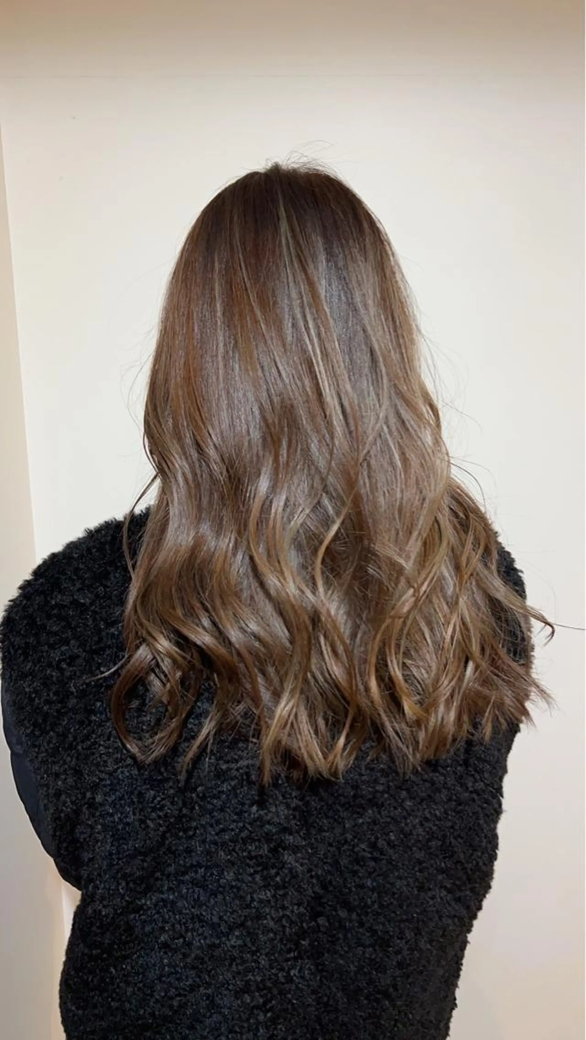 ロング カラー アッシュ アッシュブラウン ブラウンカラー 透明感カラー 小川 美奈のヘアスタイル