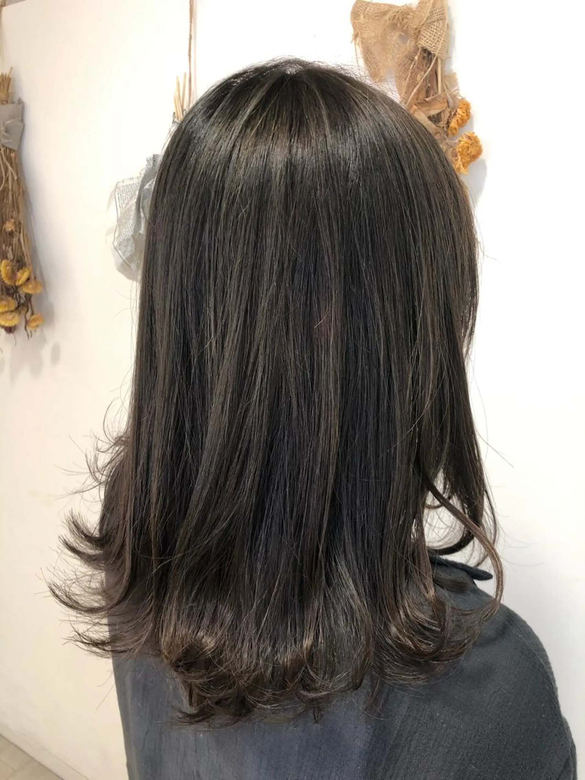 セミロング カラー 透明感カラー グレージュ イルミナカラー 門田 恭弥のヘアスタイル