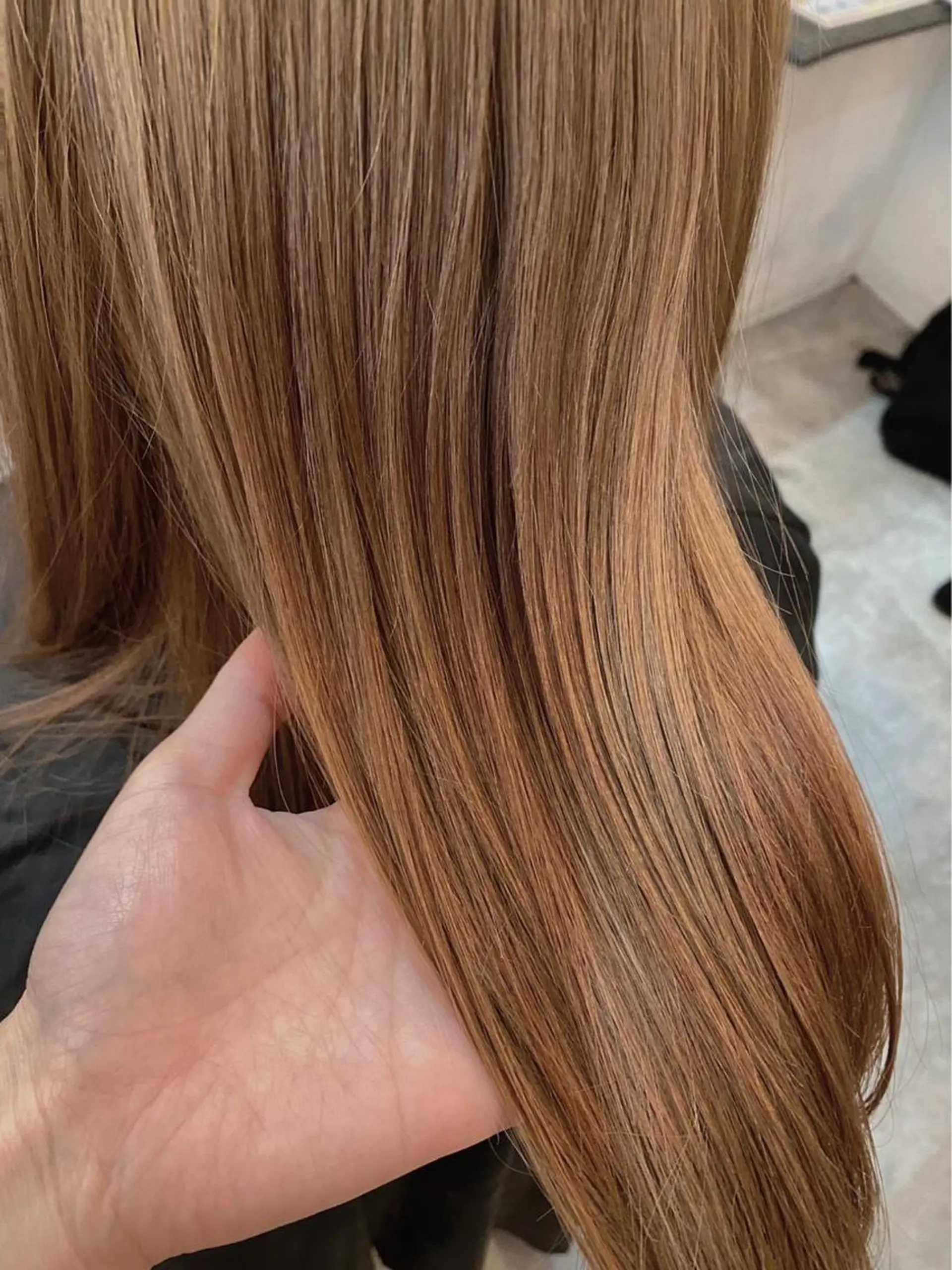 ロング カラー パーマ ヘアアレンジ デザインカラー ハイトーンカラー ロング 縮毛矯正 トリートメント newi saLyu ネウィ　サリューのヘアスタイル