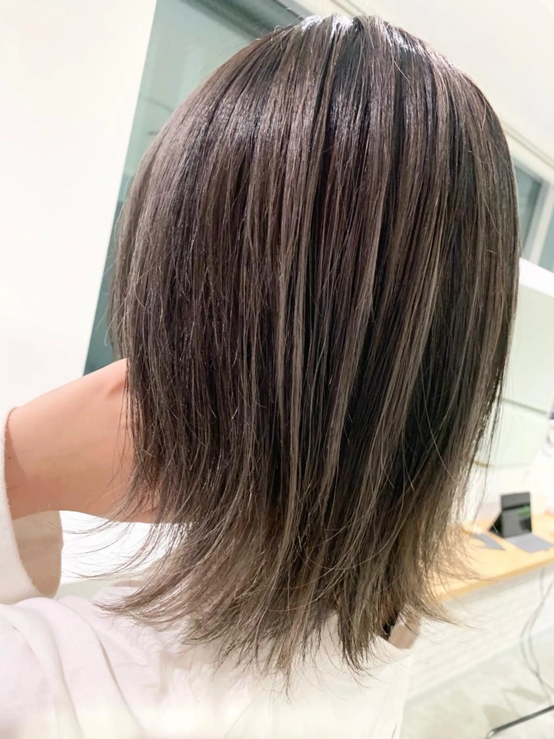 ショート ヨシミ カズヤのヘアスタイル