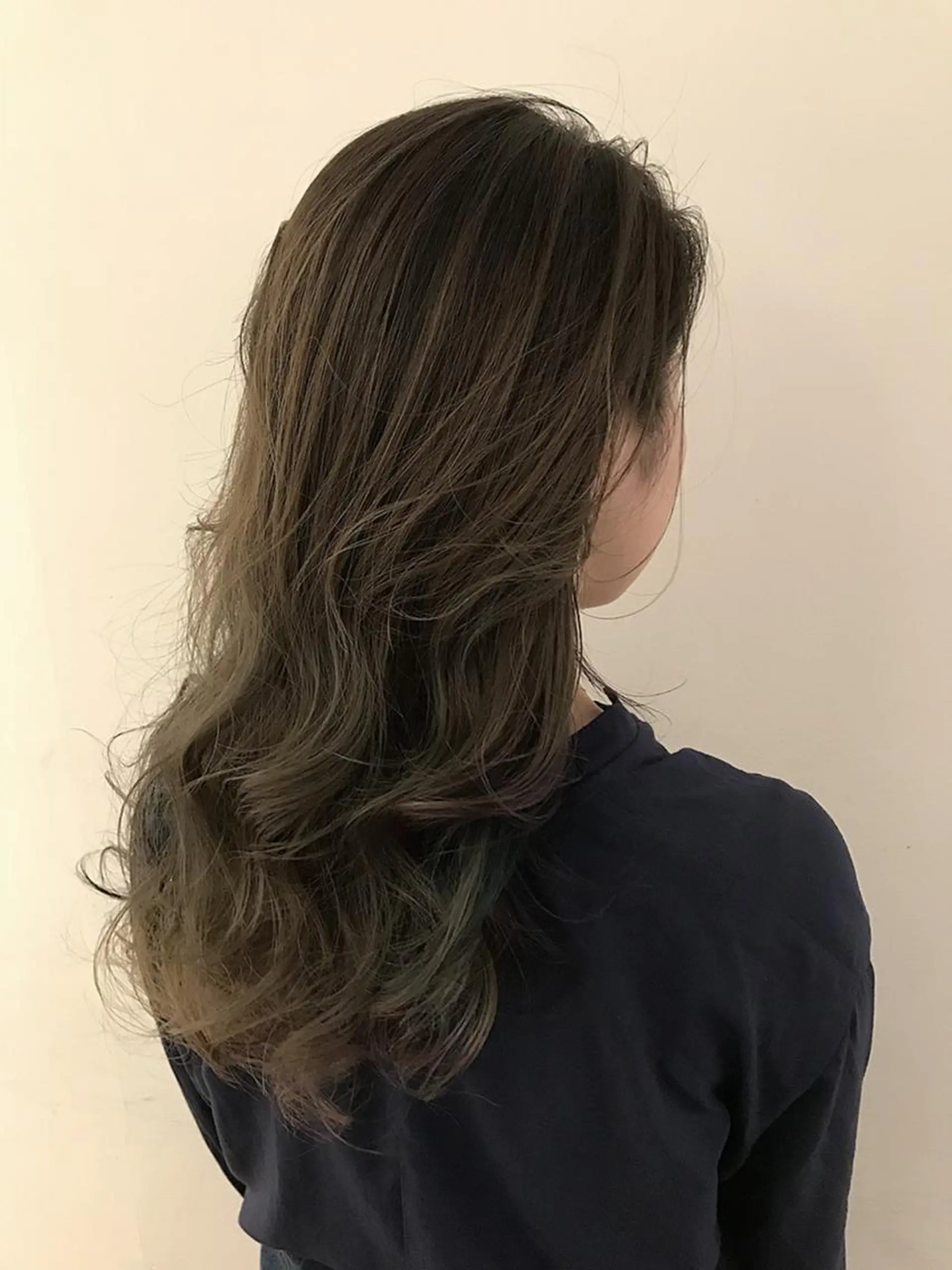 ミディアム due hair 京都駅前店 MILBON オージュア認定サロン【デューヘアー】所属・ハイトーンブリーチ 土坂　由志【京都】のヘアスタイル