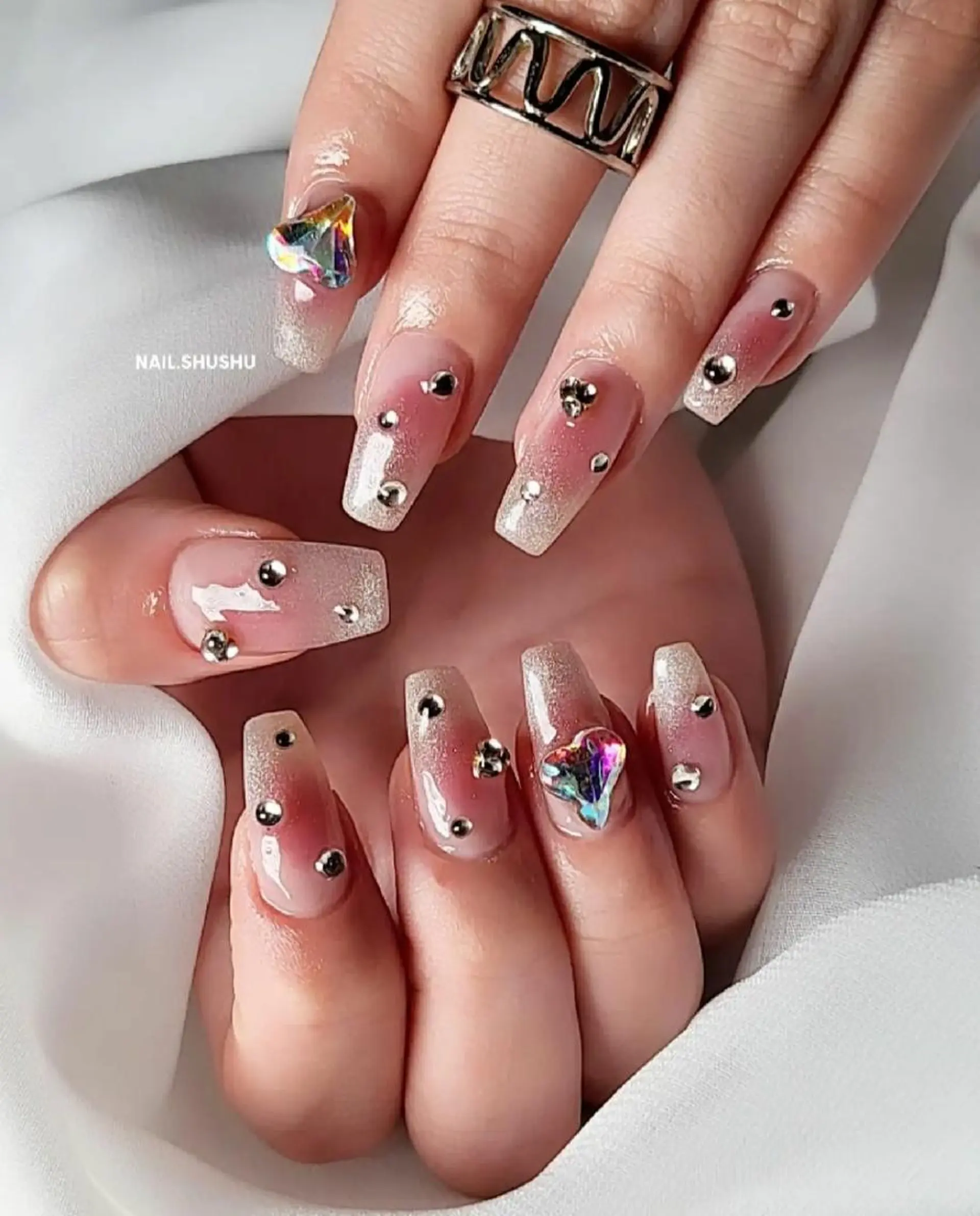 ネイル 持ち込み ニュアンスネイル ワンカラーネイル シンプルネイル 春ネイル ハンドネイル 3dパーツ/流行り 👧shushu❤️のネイルデザイン