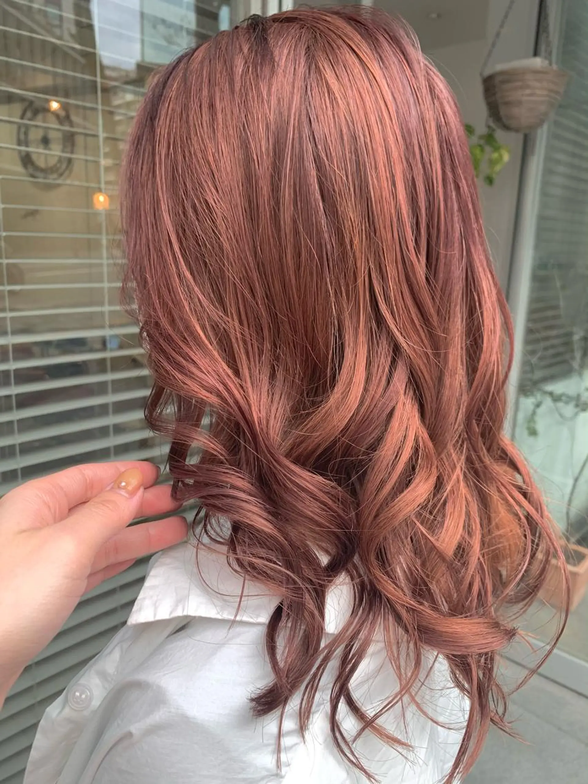 セミロング カラー カット ヘアカラー fio マナミのヘアスタイル