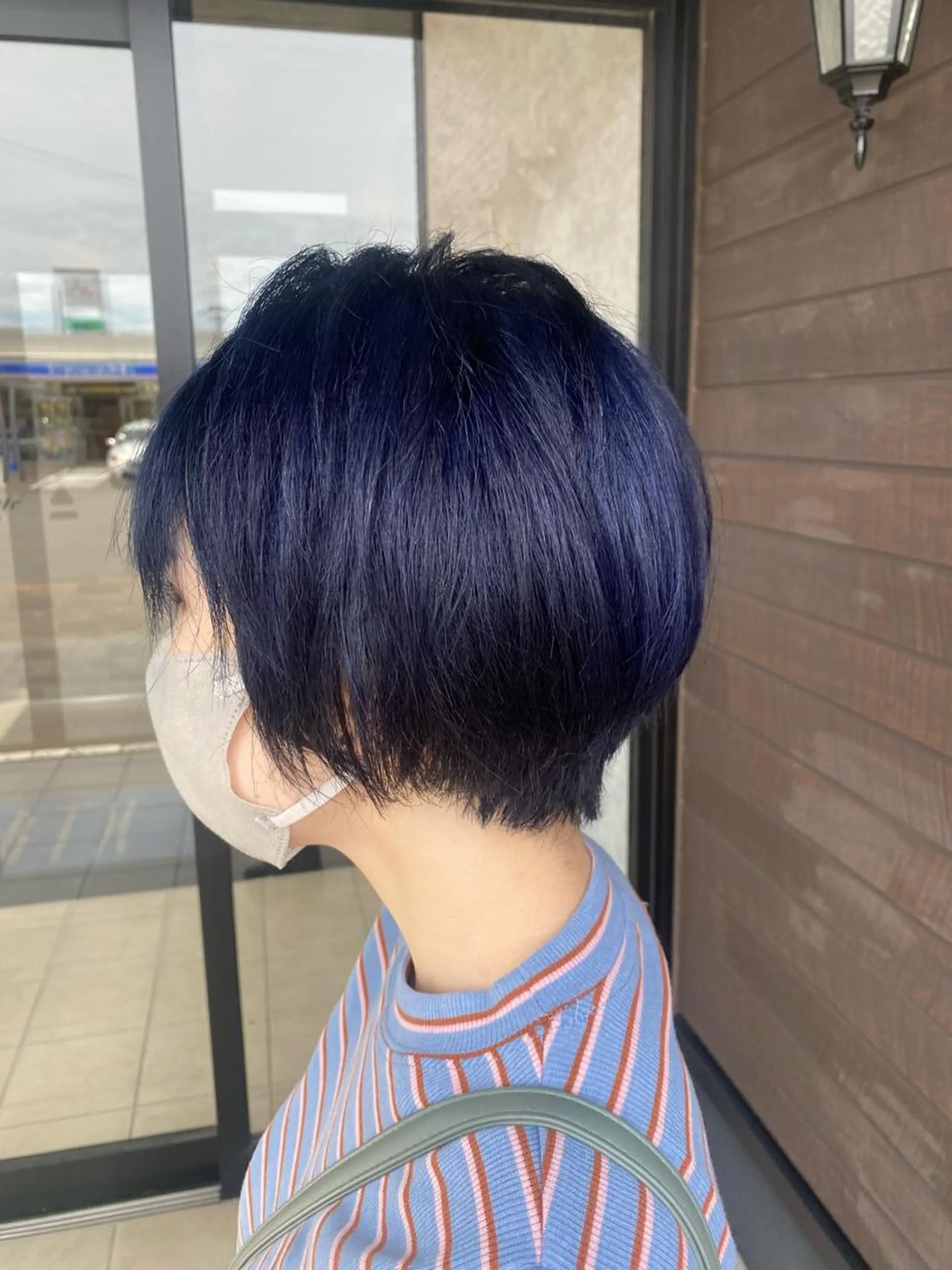 ショート カラー ブリーチ ブルーカラー ヘアカラー トリートメント 【earth】オガタ 🫧髪質改善縮毛🫧のヘアスタイル