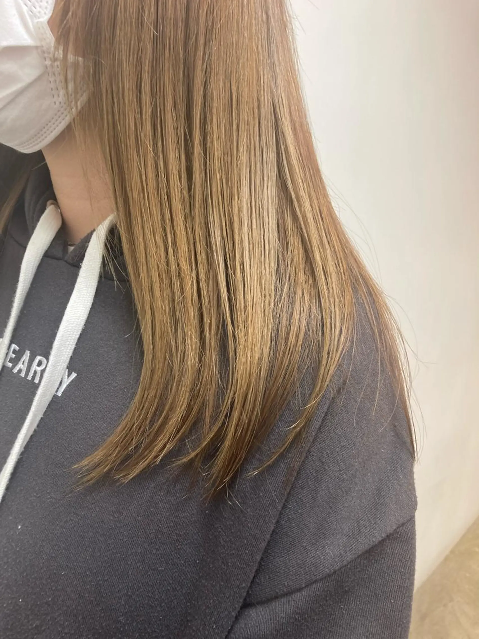 カラー 阪口 依美奈のヘアスタイル