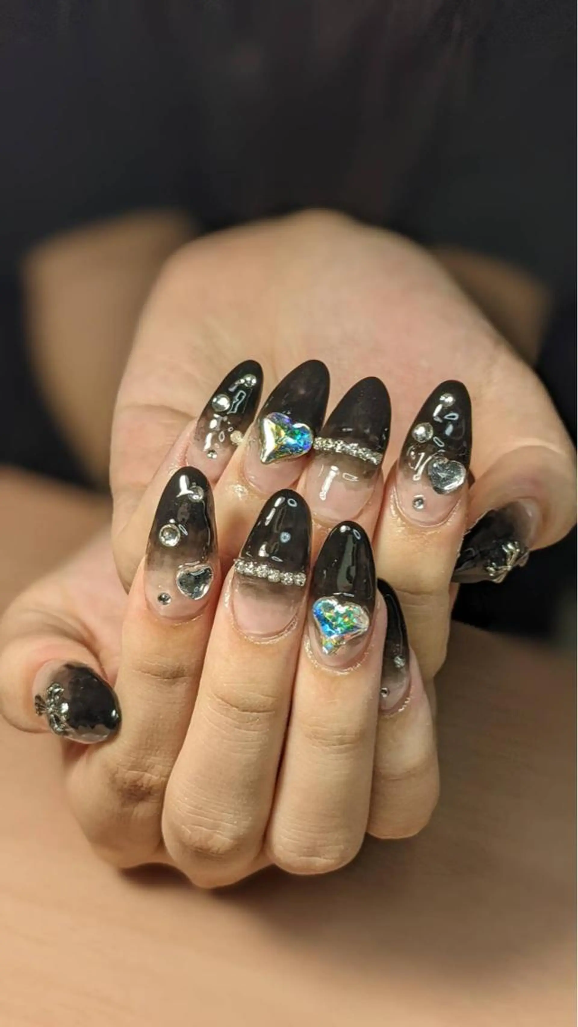 ネイル フラワー ムーンのネイルデザイン