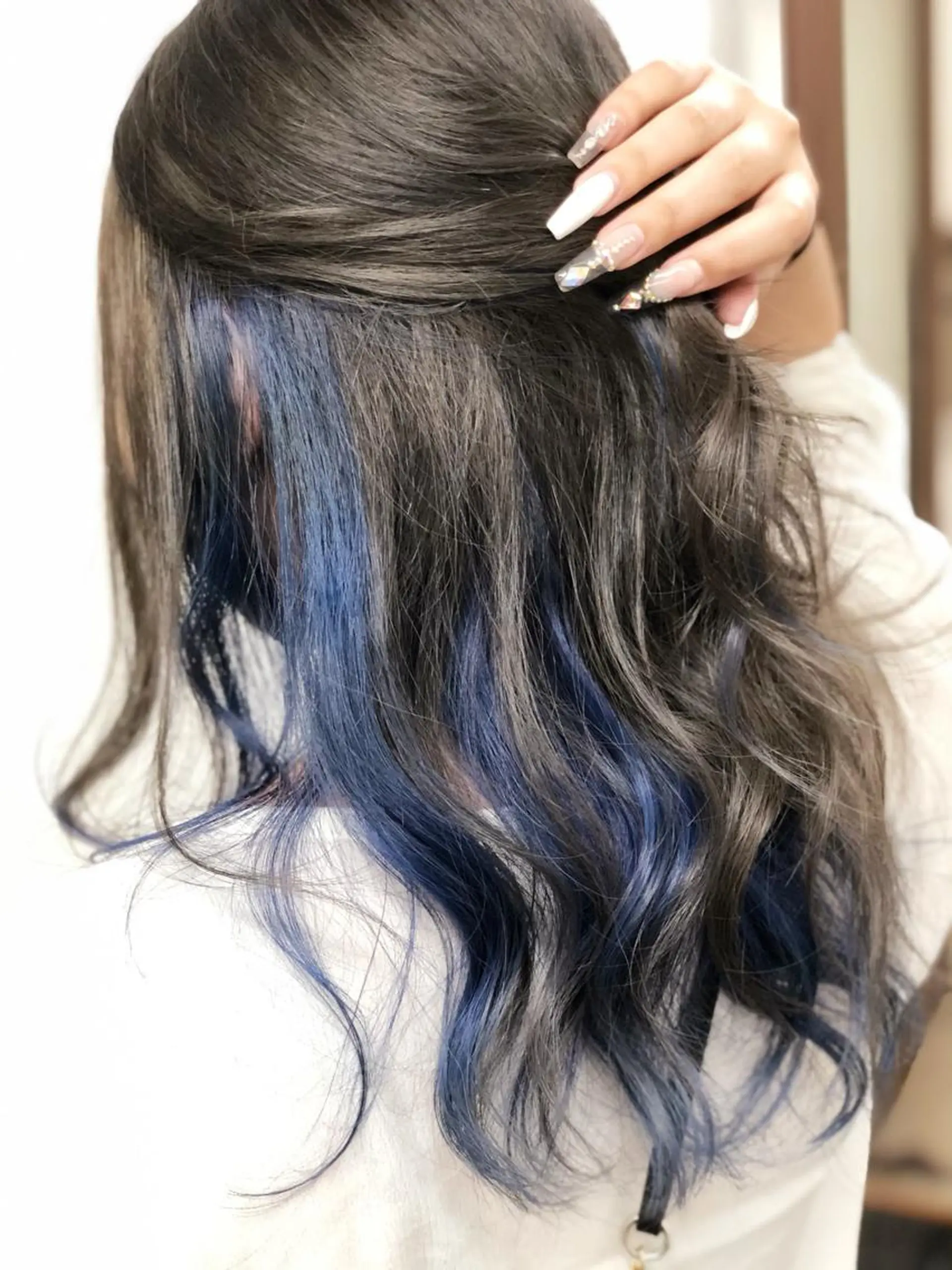 ロング カラー イルミナカラー ヤナ マネージャーのヘアスタイル