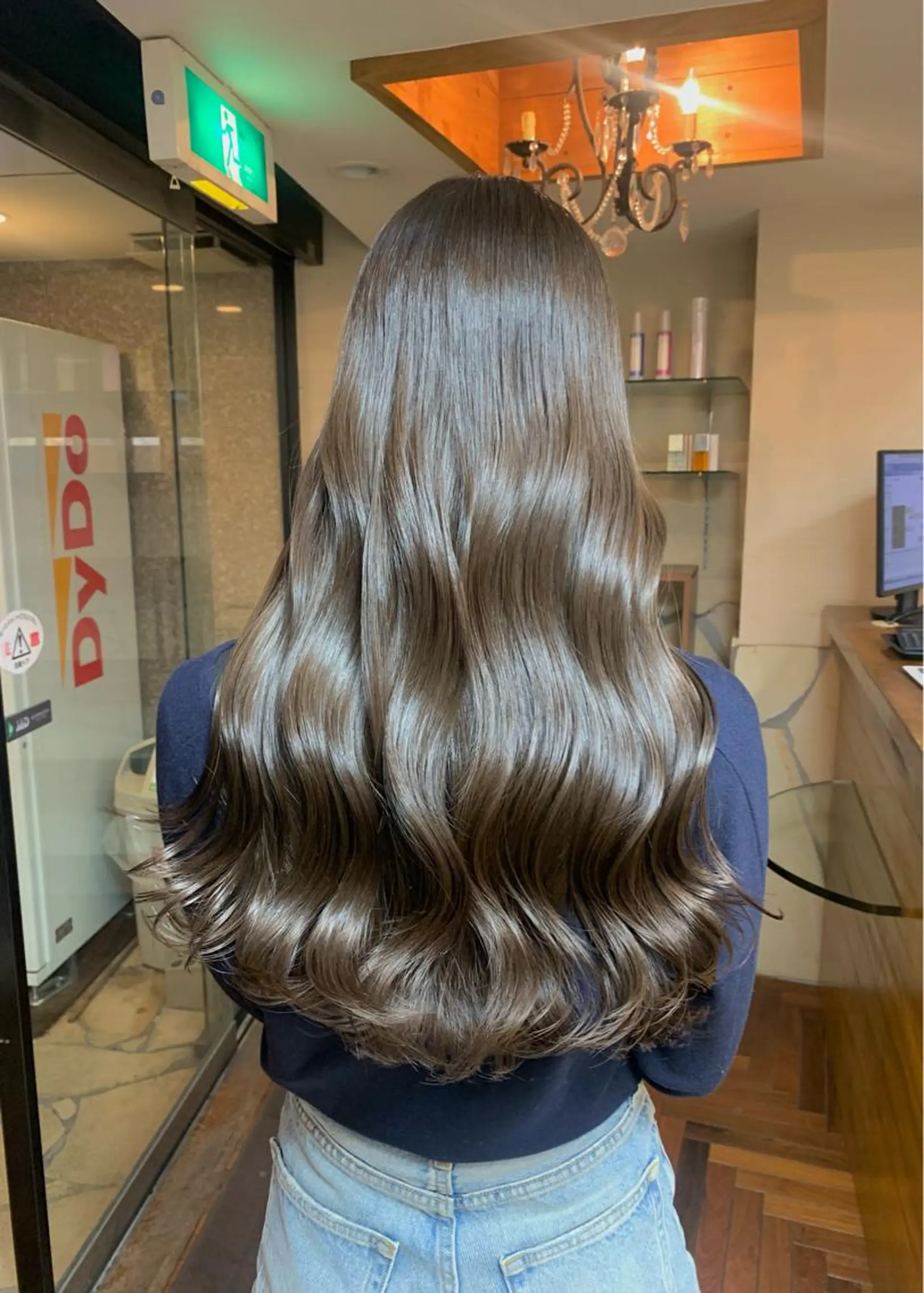 ロング カラー ブリーチ グレージュ ブリーチなしカラー オリーブグレージュ オリーブグレー LUMO所属・矢野 晃平のヘアスタイル