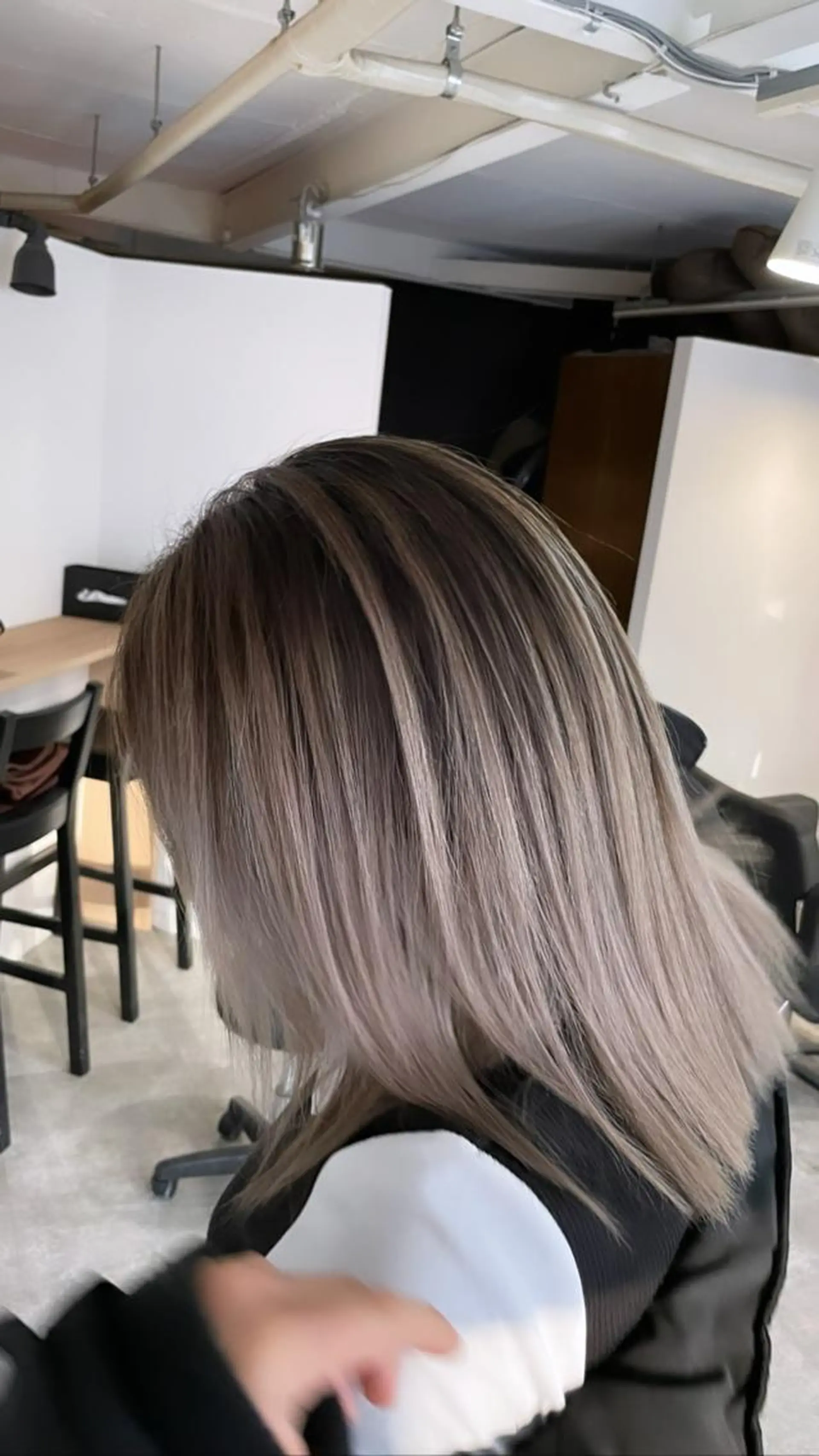 ミディアム カラー ヘアカラー トリートメント ヘアセット 難波ブリーチカラー 伊藤洋輝のヘアスタイル