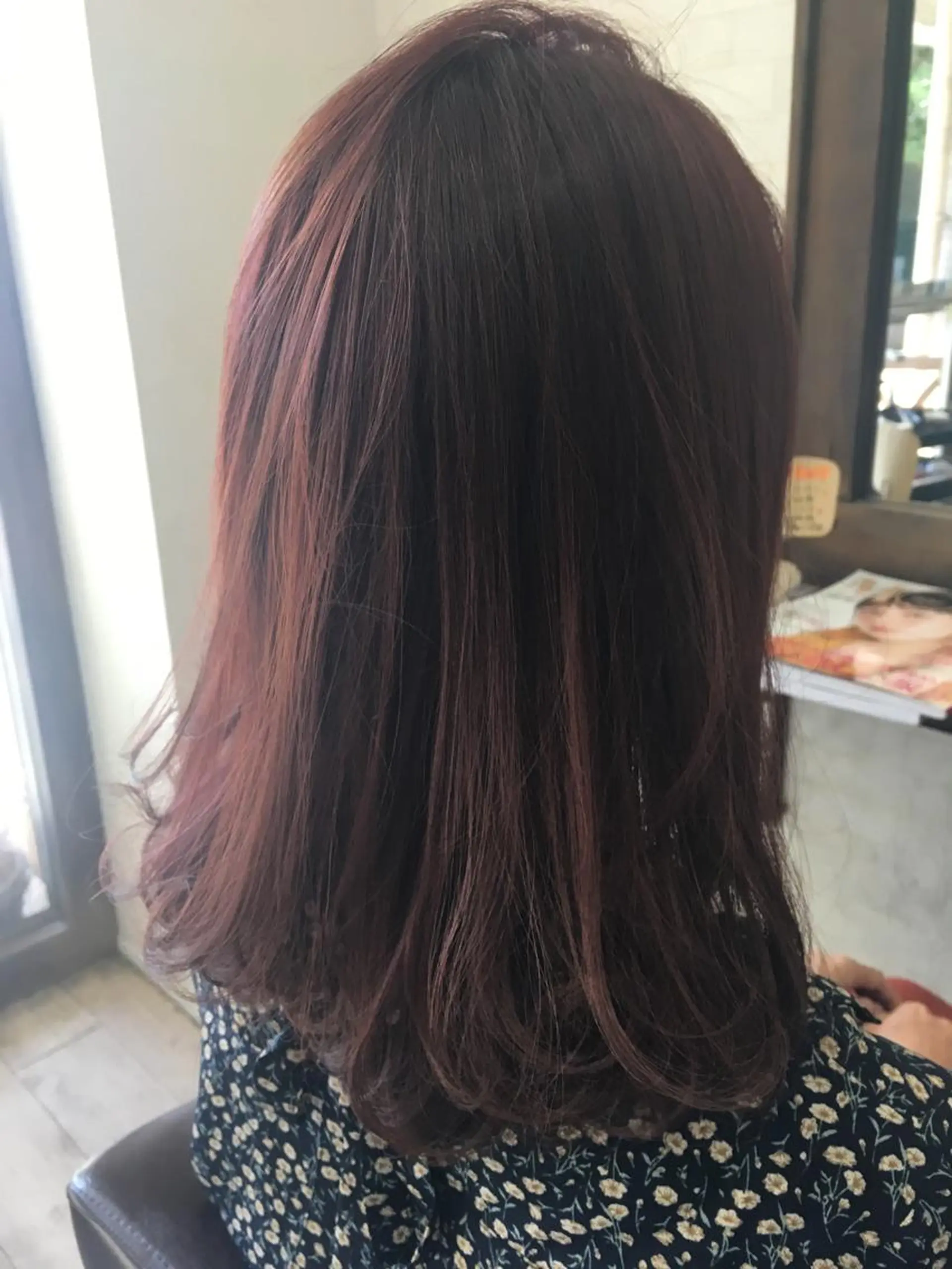 セミロング パープルカラー BELCHIC所属・松本 亮のヘアスタイル