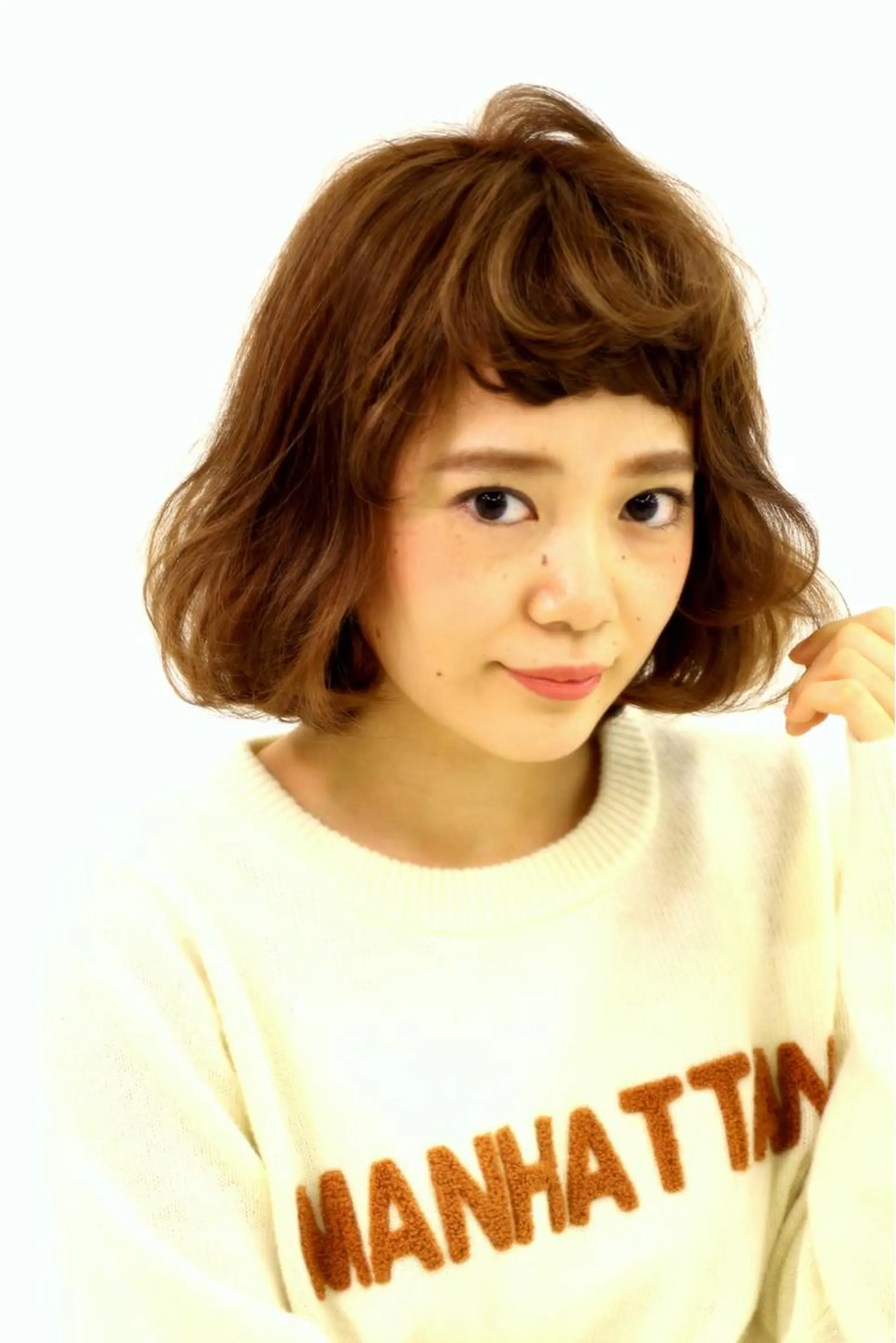ショート ミディアム ボブ 鍵山 千秋のヘアスタイル