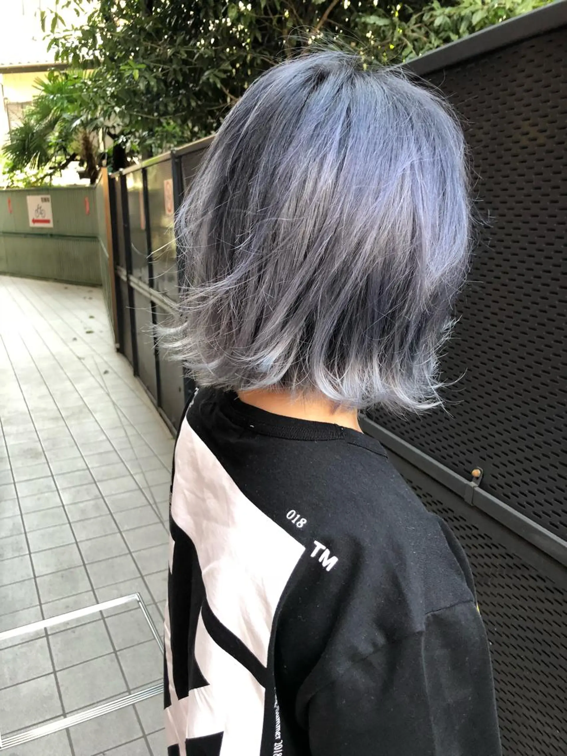 ショート カラー ブリーチ 髪質改善、エクステ 山口卓哉のヘアスタイル