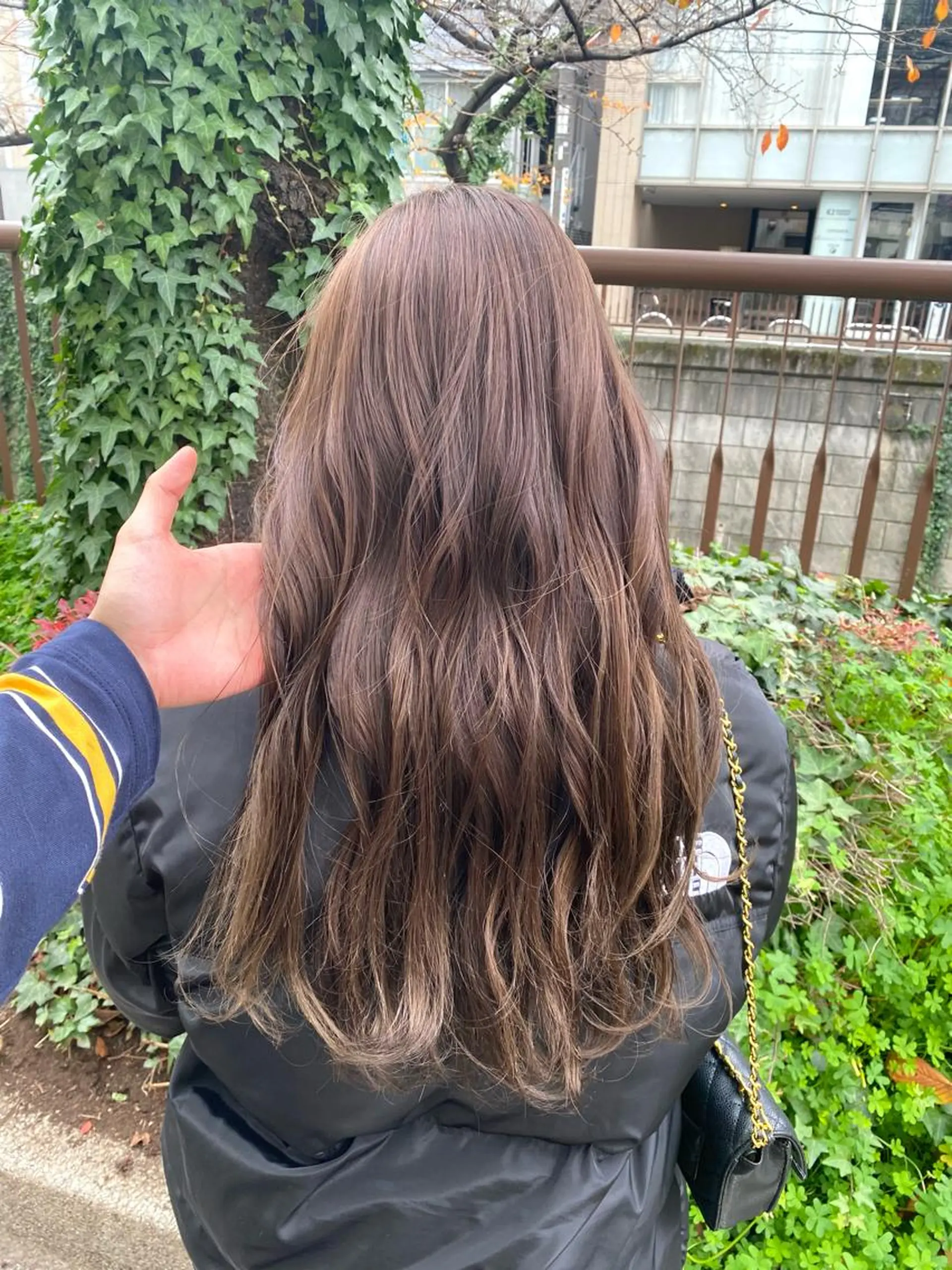 ロング カラー ベージュカラー LATTE  渋谷所属・♡レイヤーカット れお♡のヘアスタイル