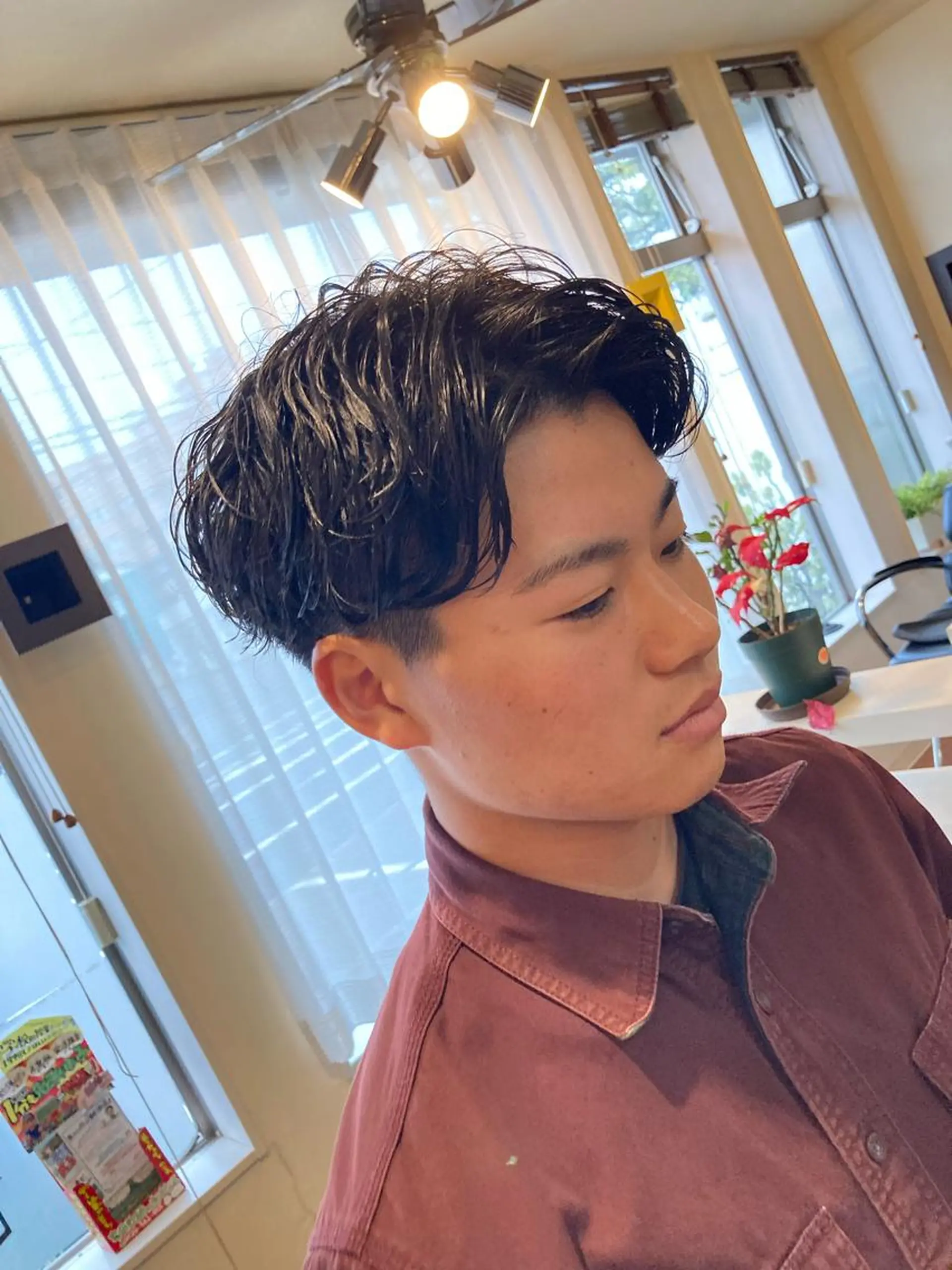 ミディアム パーマ メンズ ミディアムパーマ センターパート メンズパーマ パーマが得意な【最高 悠斗】のヘアスタイル