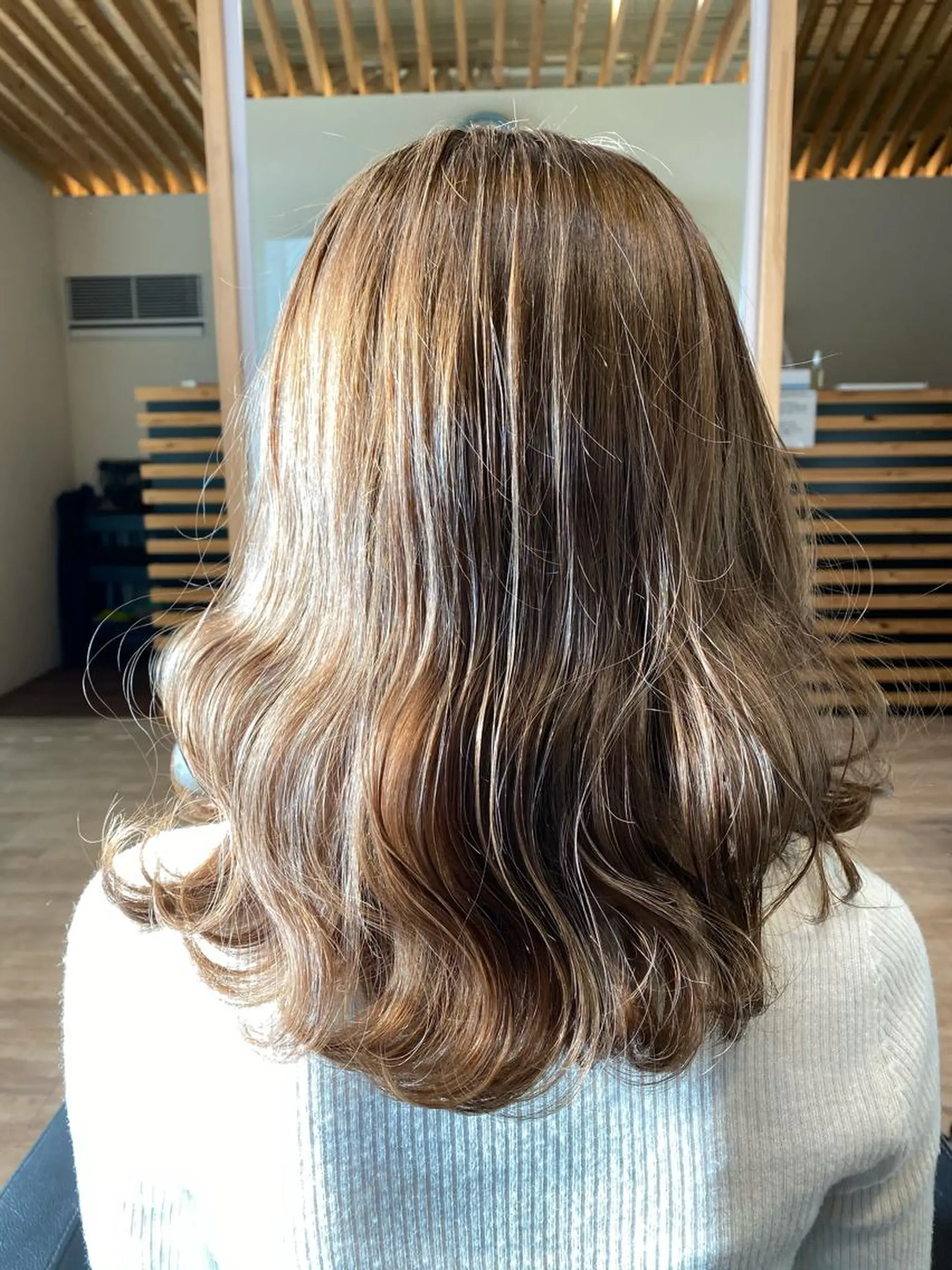 セミロング カラー 関口 友行のヘアスタイル