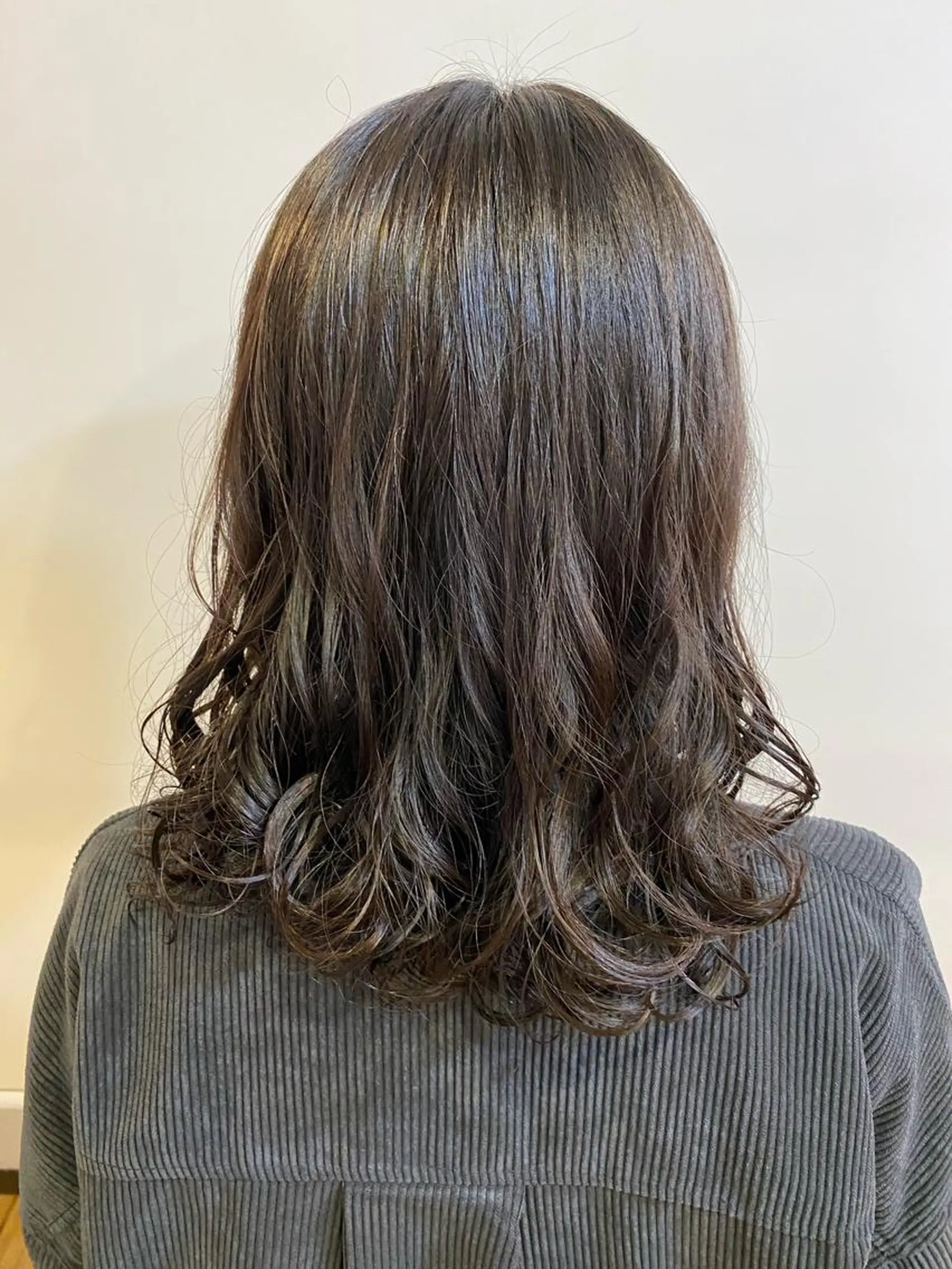 ロング パーマ 安島(あじま) 慎(まこと)のヘアスタイル