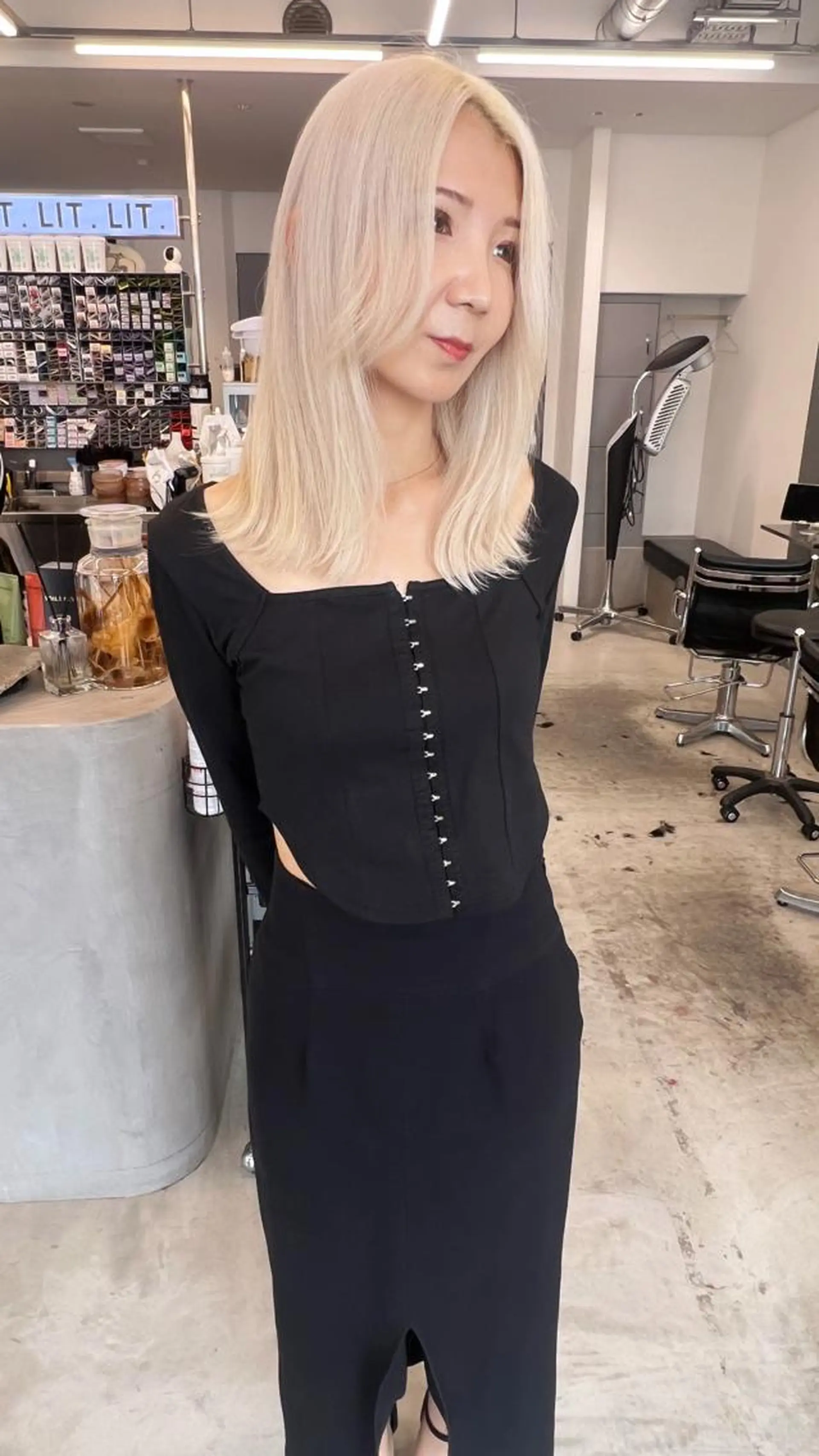 カラー セミロング ヘアカラー トリートメント 小森春果/透け感/ ケラスターゼ/艶髪のヘアスタイル