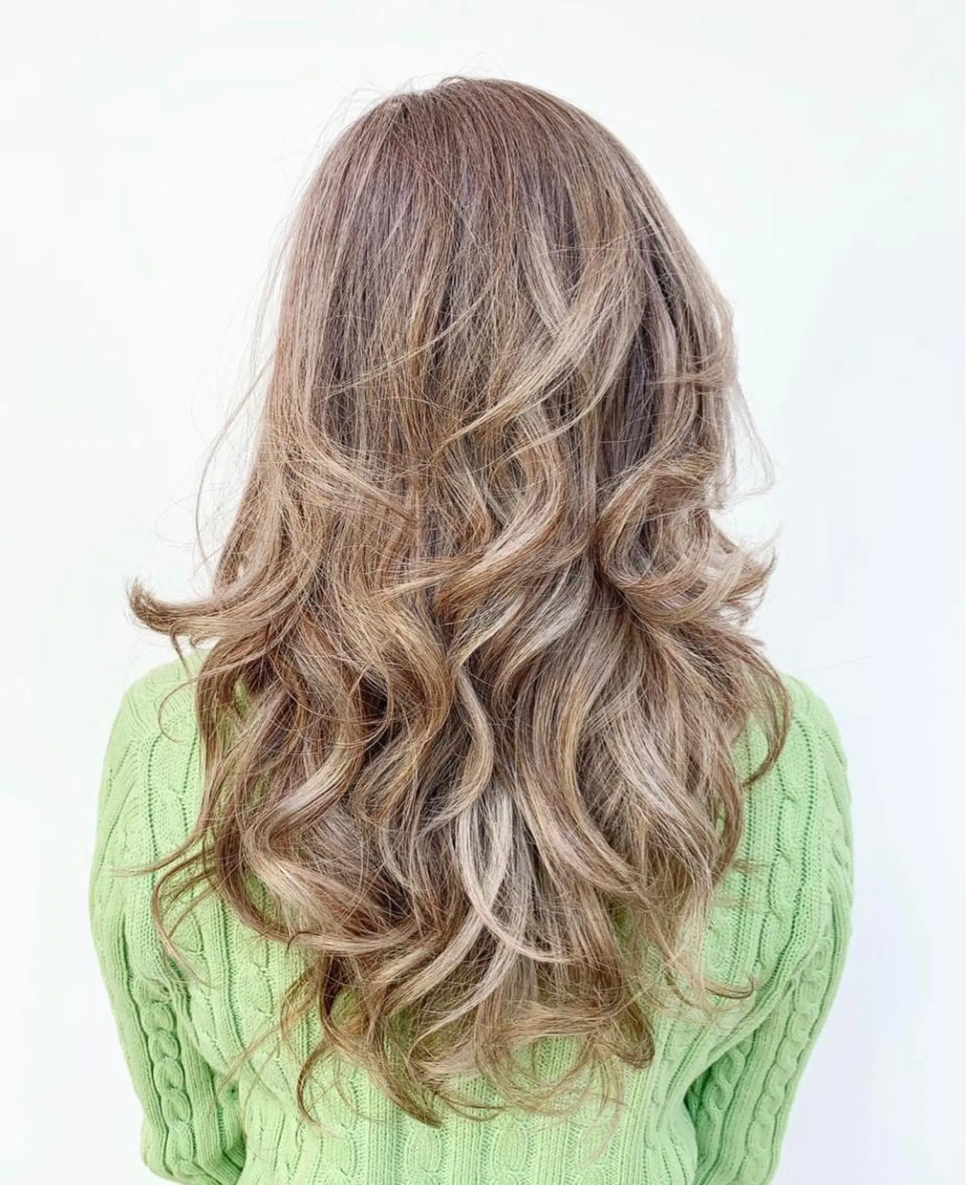 セミロング カラー ハイライトカラー ハイライト MONIQA原宿所属・デザインカラーウルフ 宙也のヘアスタイル