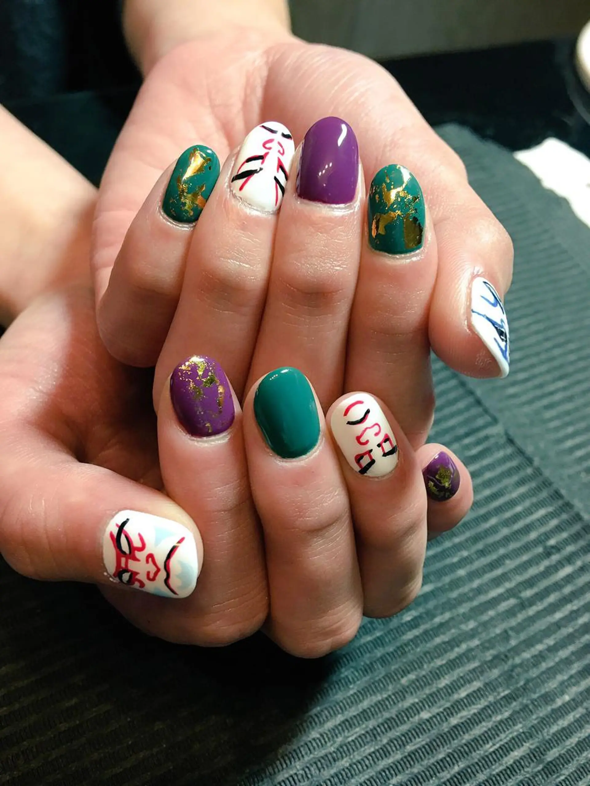 ネイル THECOLORS所属・近貞 莉奈のネイルデザイン